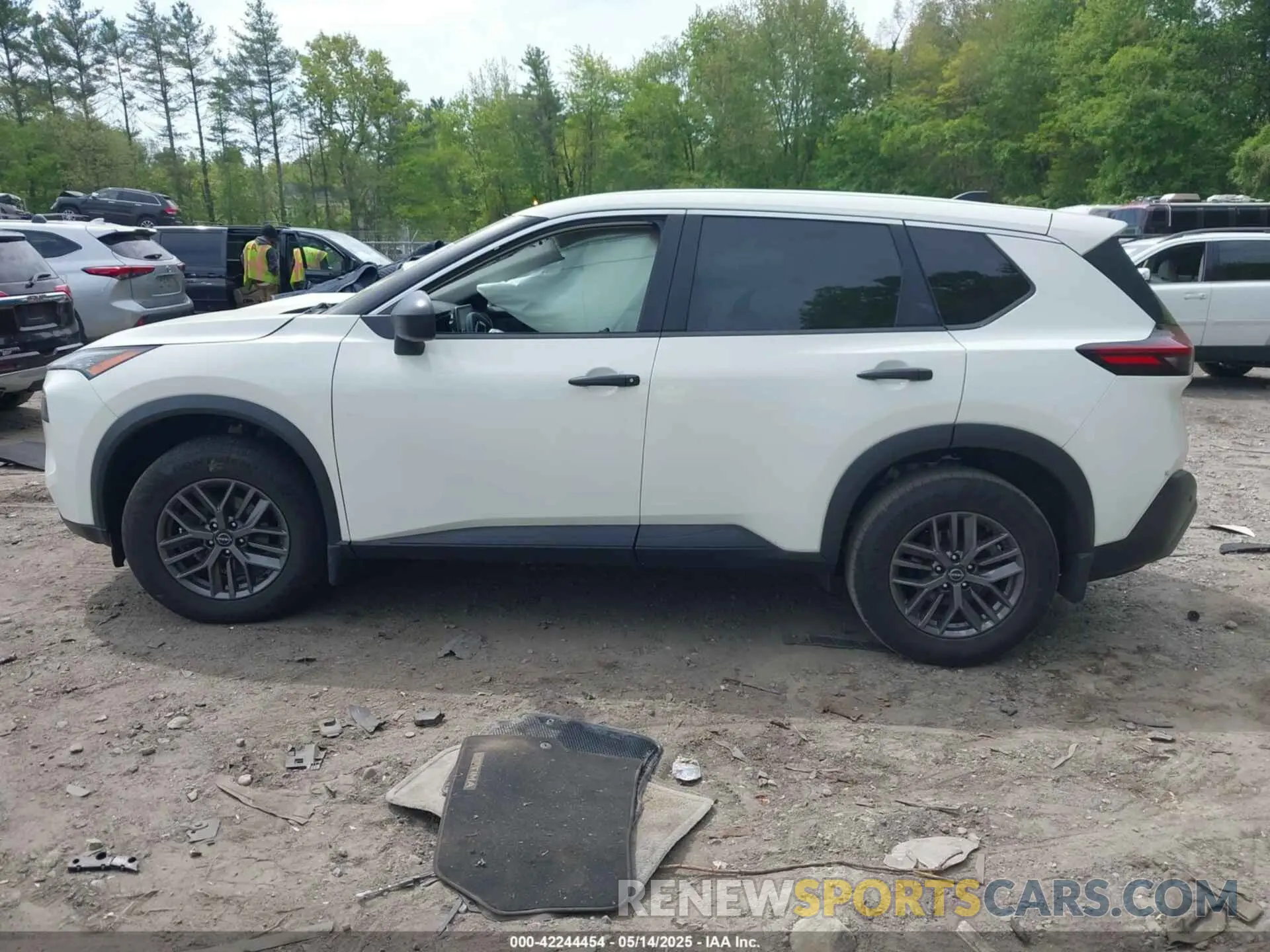 14 Photograph of a damaged car 5N1BT3AB8NC707270 NISSAN ROGUE 2022