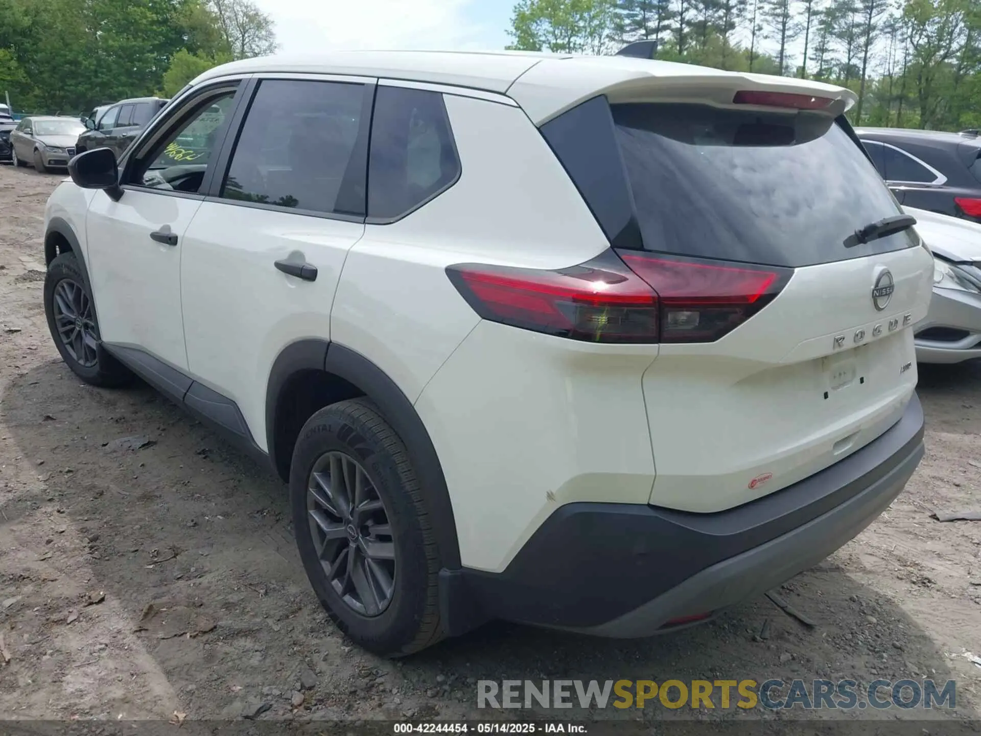 3 Photograph of a damaged car 5N1BT3AB8NC707270 NISSAN ROGUE 2022