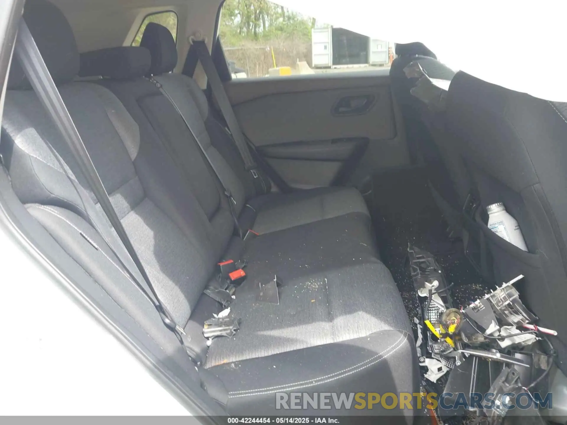 8 Photograph of a damaged car 5N1BT3AB8NC707270 NISSAN ROGUE 2022