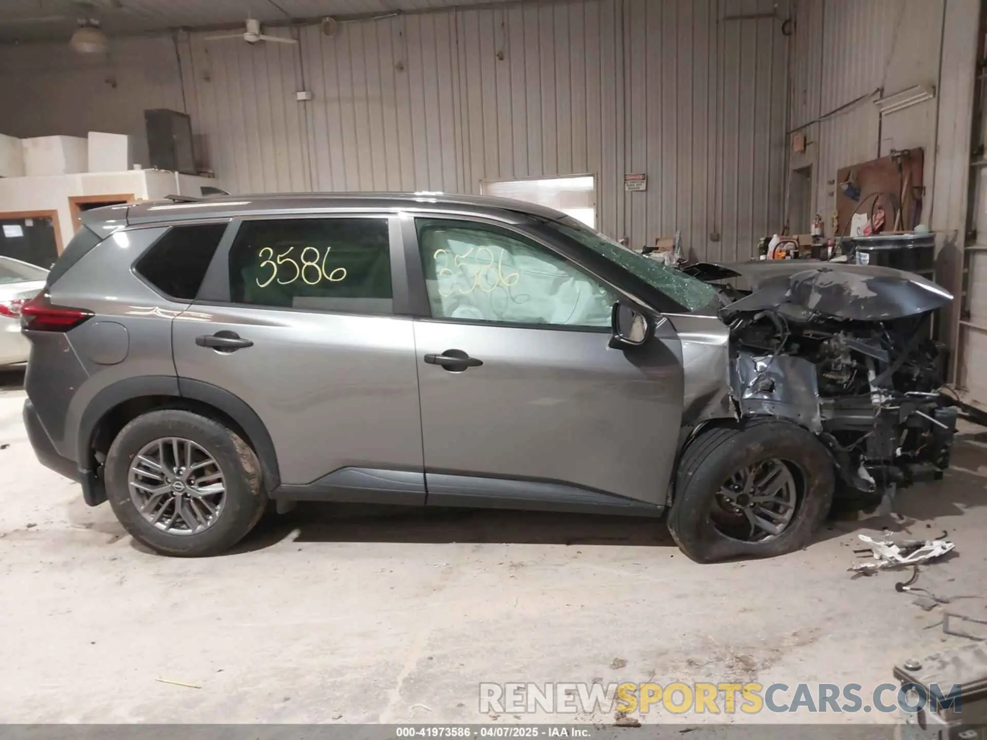 14 Photograph of a damaged car 5N1BT3AB8NC724554 NISSAN ROGUE 2022