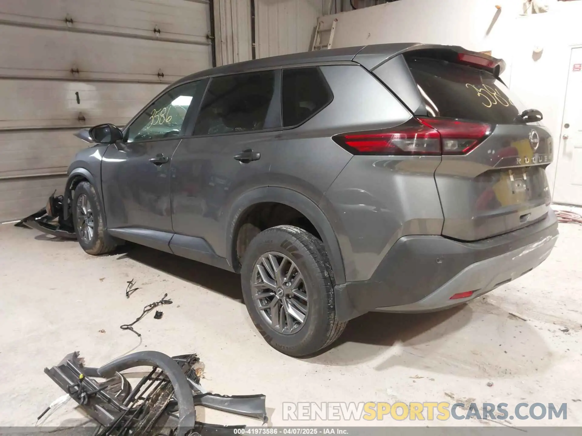 3 Photograph of a damaged car 5N1BT3AB8NC724554 NISSAN ROGUE 2022