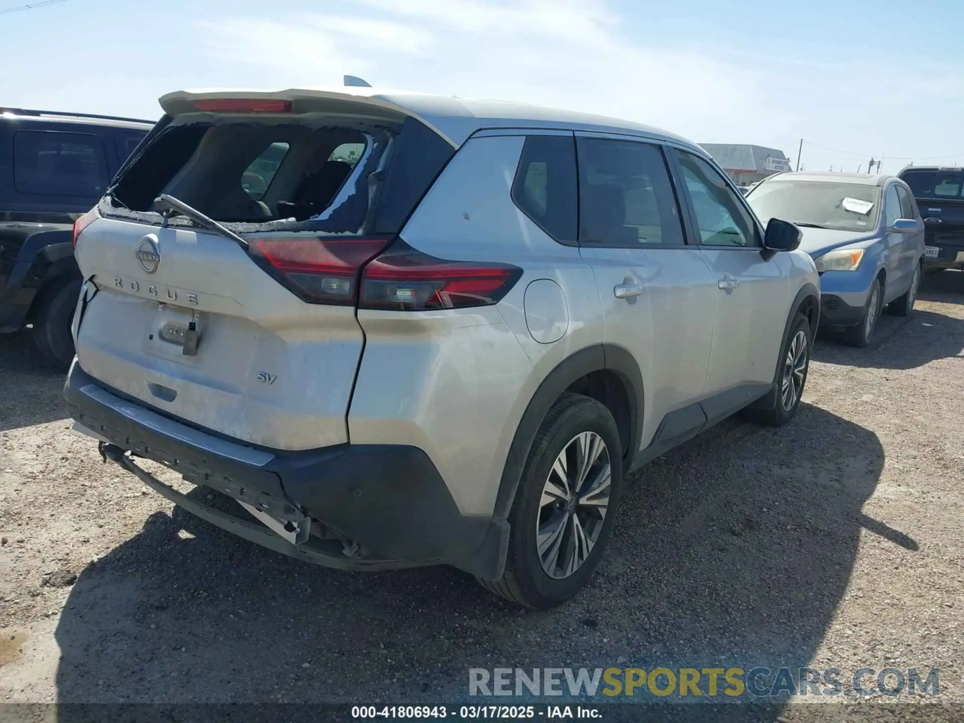 4 Photograph of a damaged car 5N1BT3BA0NC686517 NISSAN ROGUE 2022