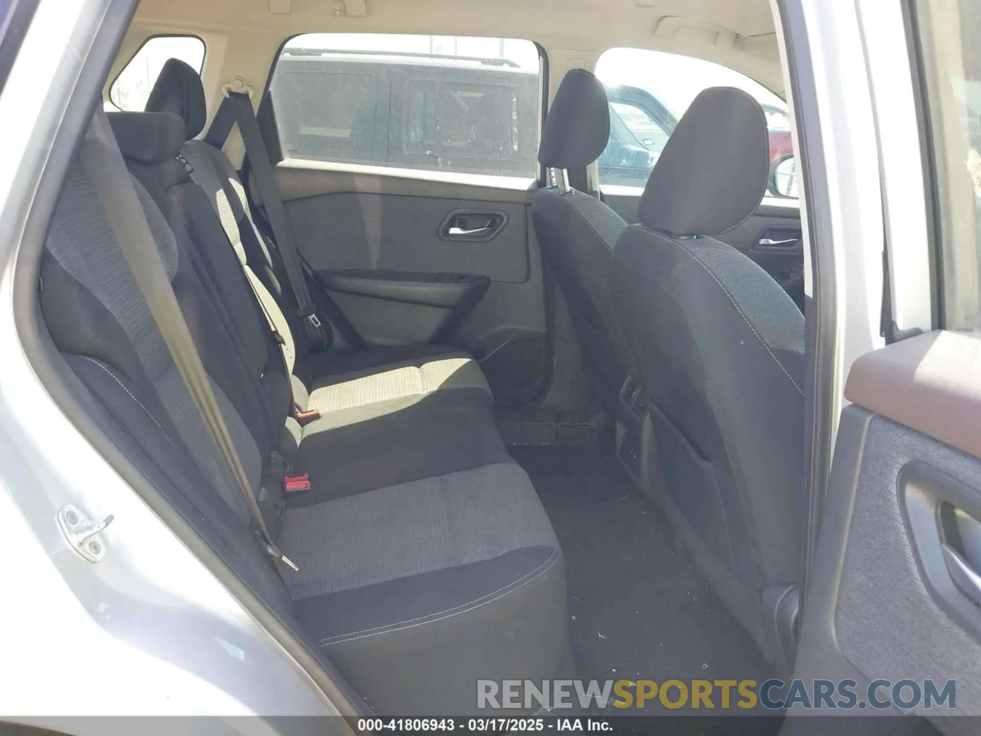 8 Photograph of a damaged car 5N1BT3BA0NC686517 NISSAN ROGUE 2022