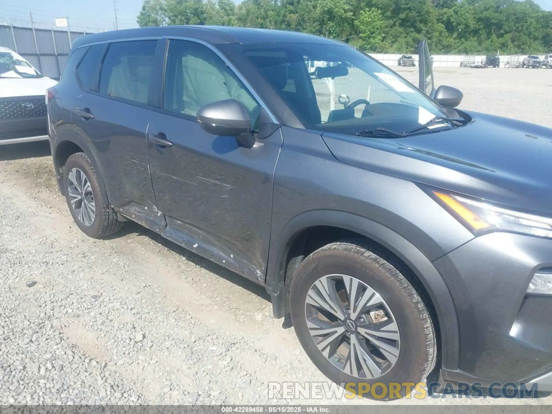 6 Photograph of a damaged car 5N1BT3BA0NC726160 NISSAN ROGUE 2022