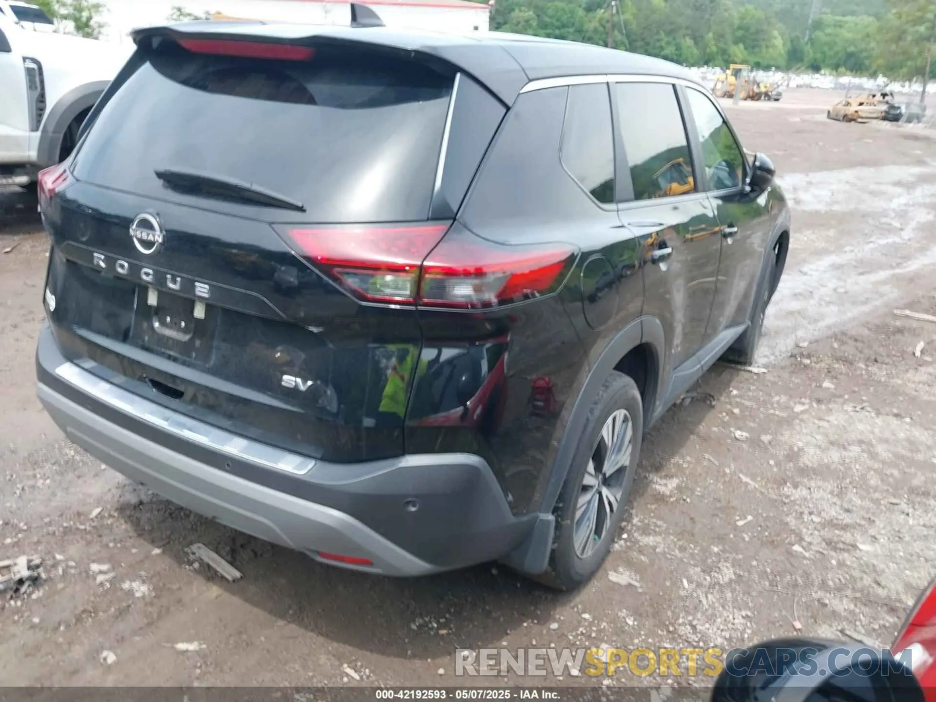 4 Photograph of a damaged car 5N1BT3BA0NC727566 NISSAN ROGUE 2022