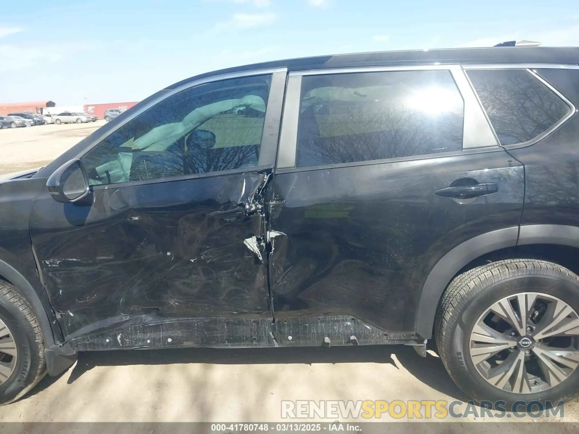 15 Photograph of a damaged car 5N1BT3BA1NC695176 NISSAN ROGUE 2022