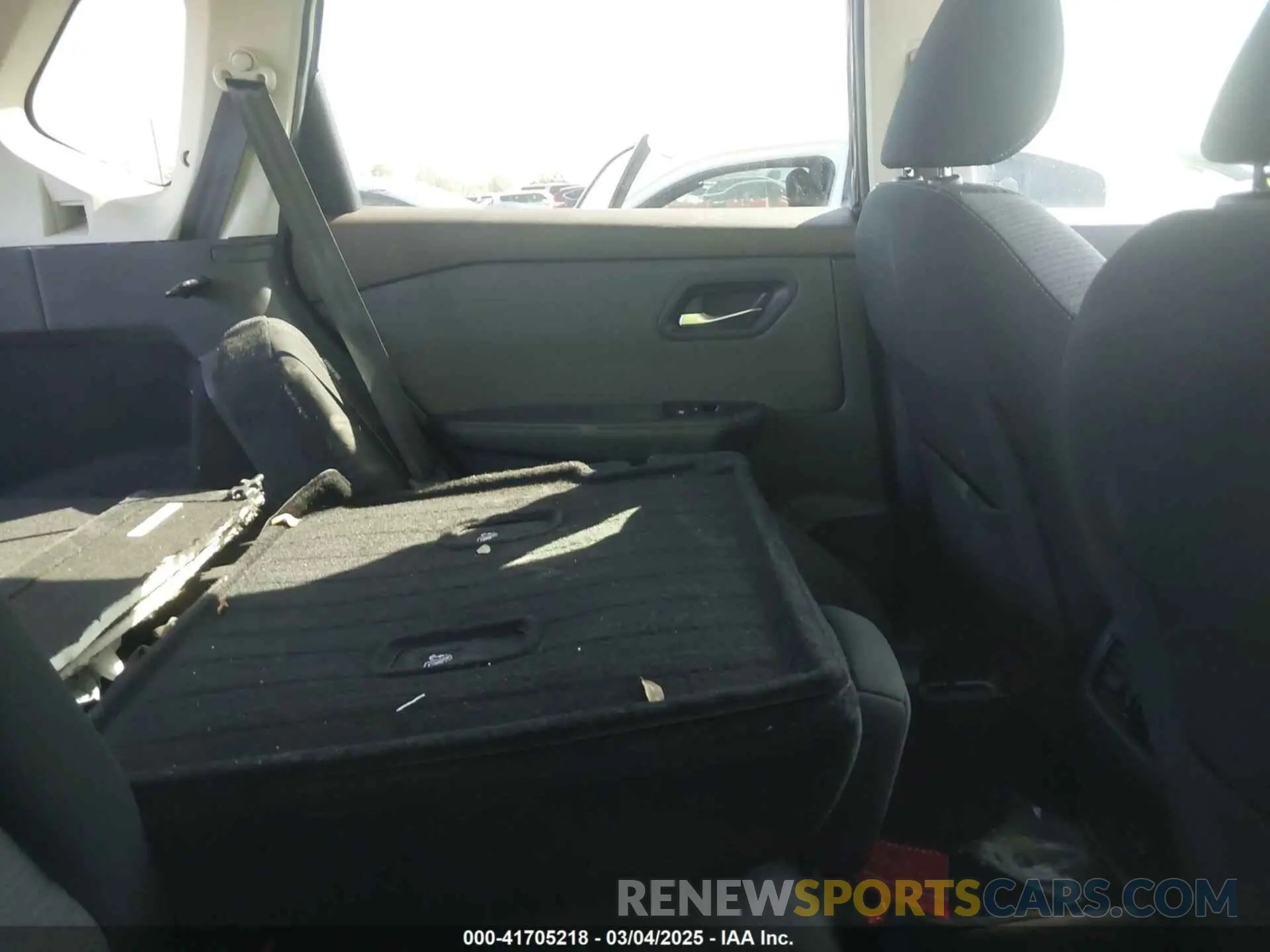 8 Photograph of a damaged car 5N1BT3BA1NC729021 NISSAN ROGUE 2022