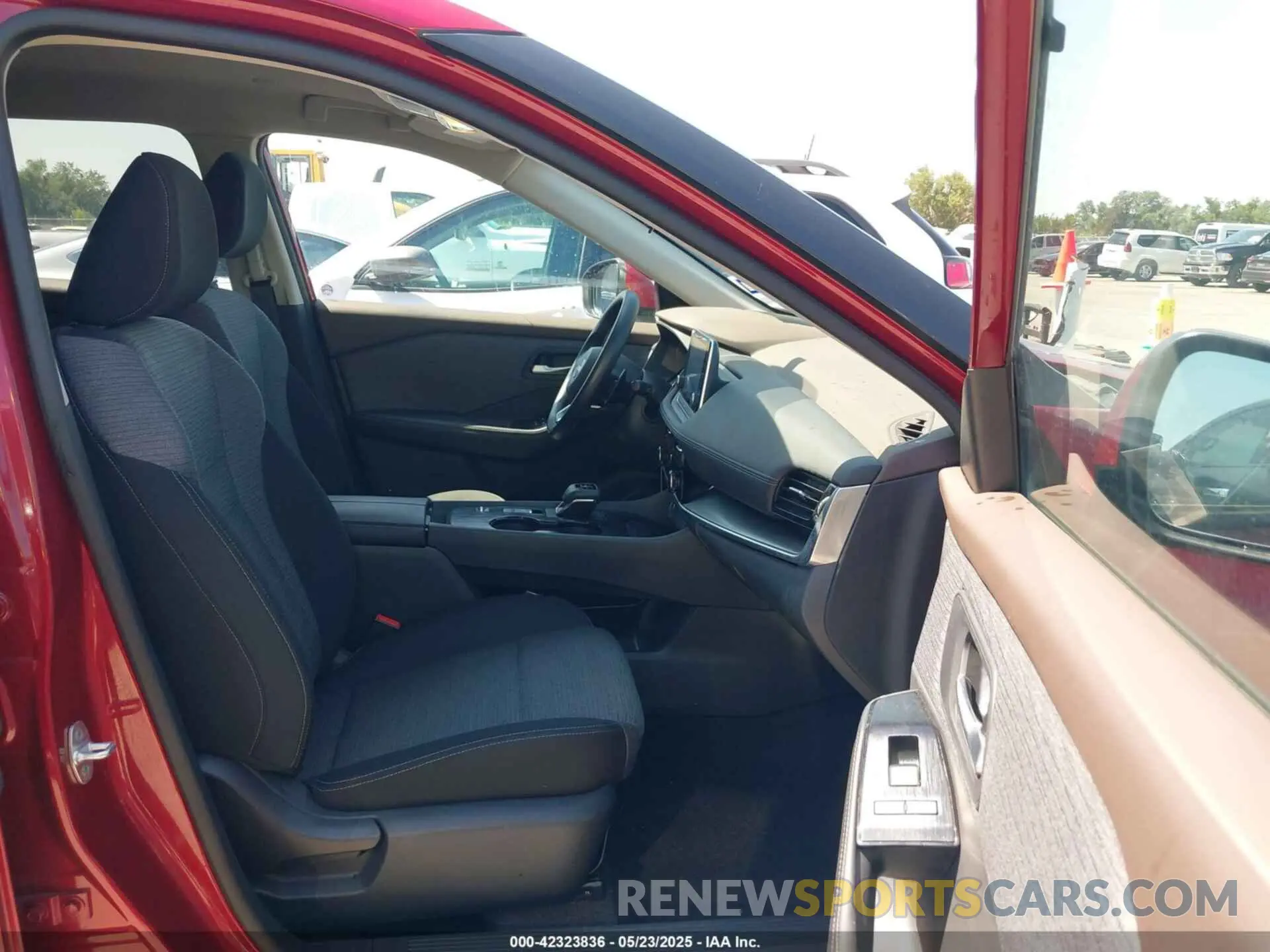 5 Photograph of a damaged car 5N1BT3BA2NC722546 NISSAN ROGUE 2022