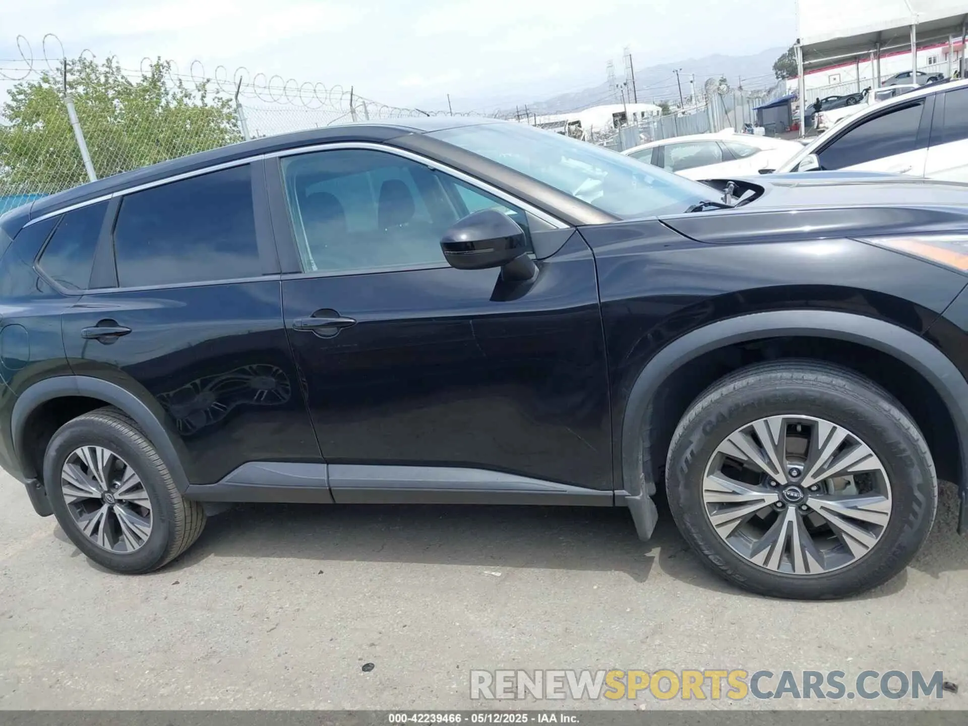 13 Photograph of a damaged car 5N1BT3BA3NC690514 NISSAN ROGUE 2022