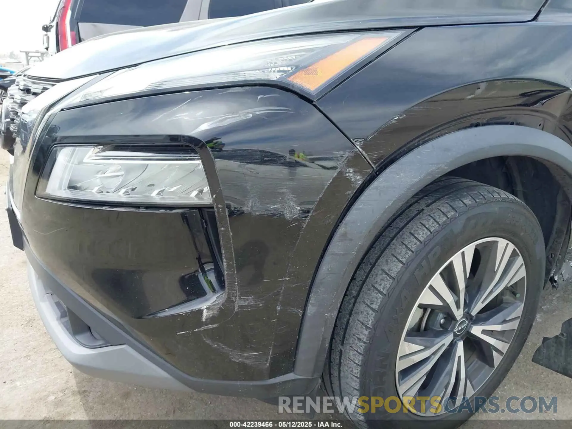 18 Photograph of a damaged car 5N1BT3BA3NC690514 NISSAN ROGUE 2022