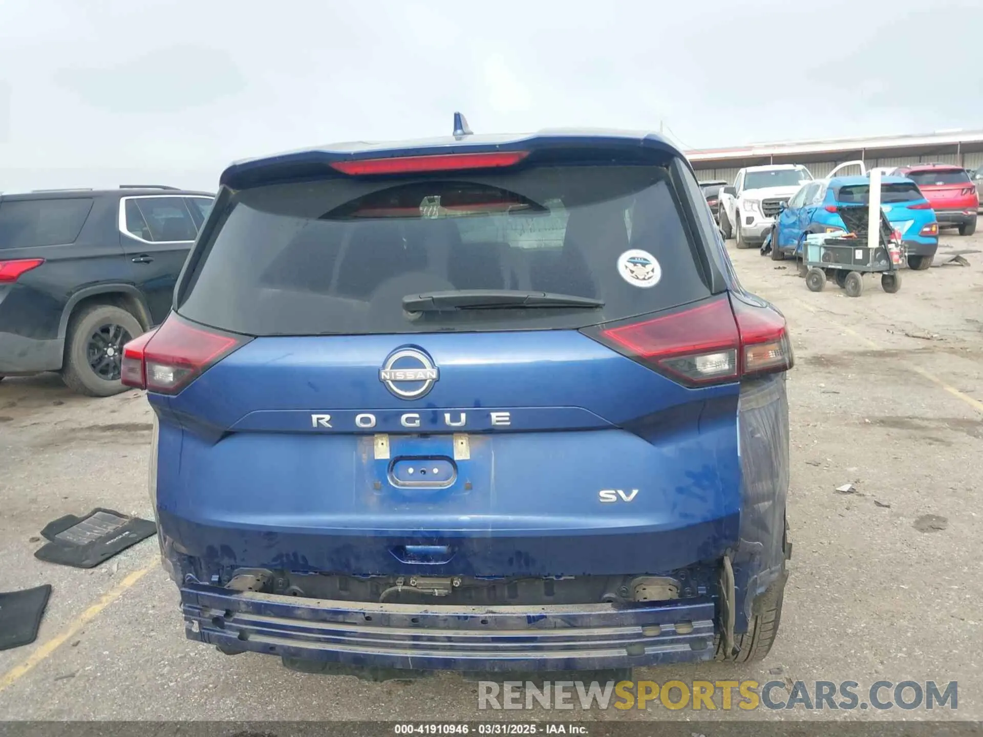 17 Photograph of a damaged car 5N1BT3BA3NC693946 NISSAN ROGUE 2022