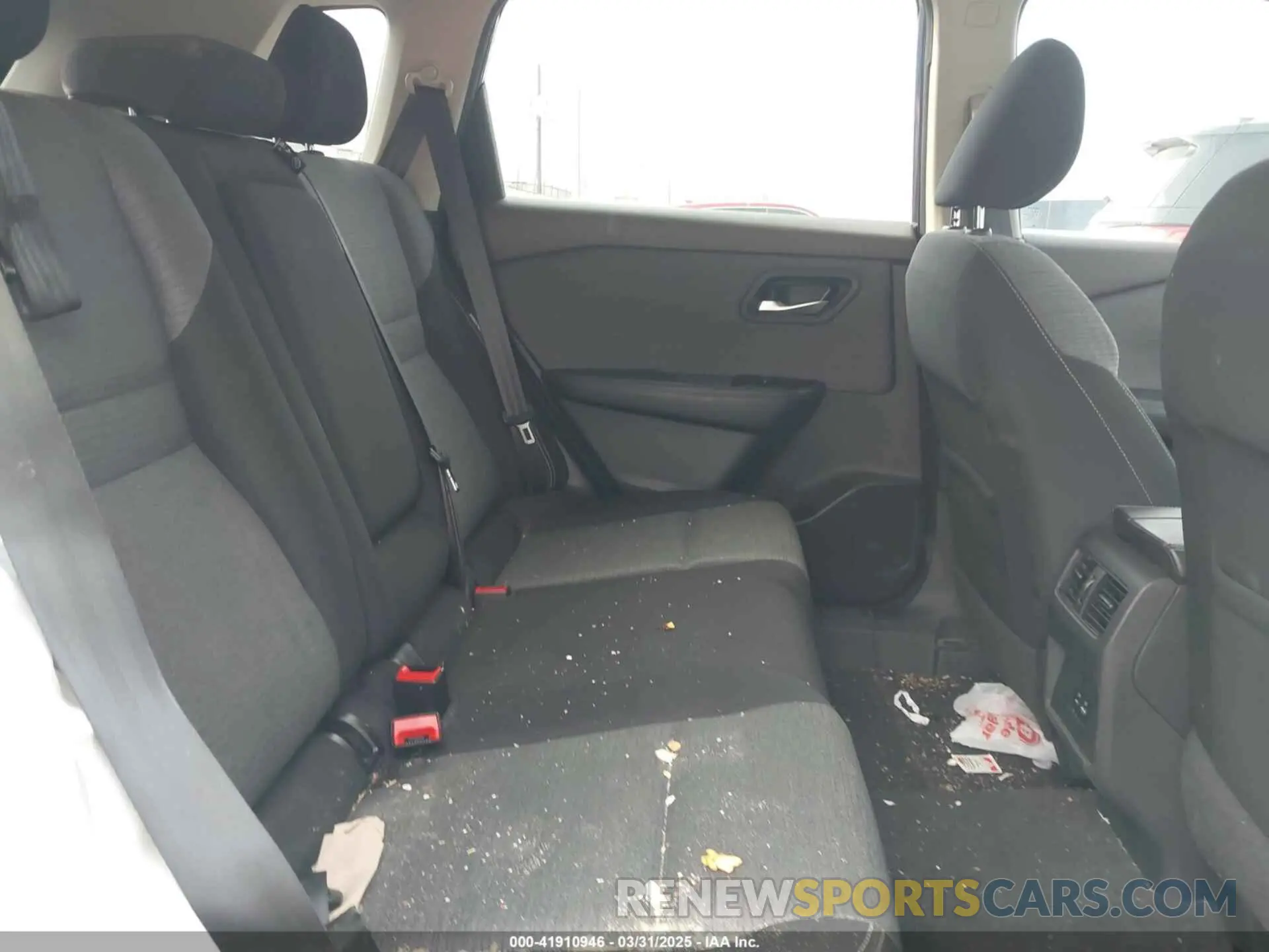 8 Photograph of a damaged car 5N1BT3BA3NC693946 NISSAN ROGUE 2022