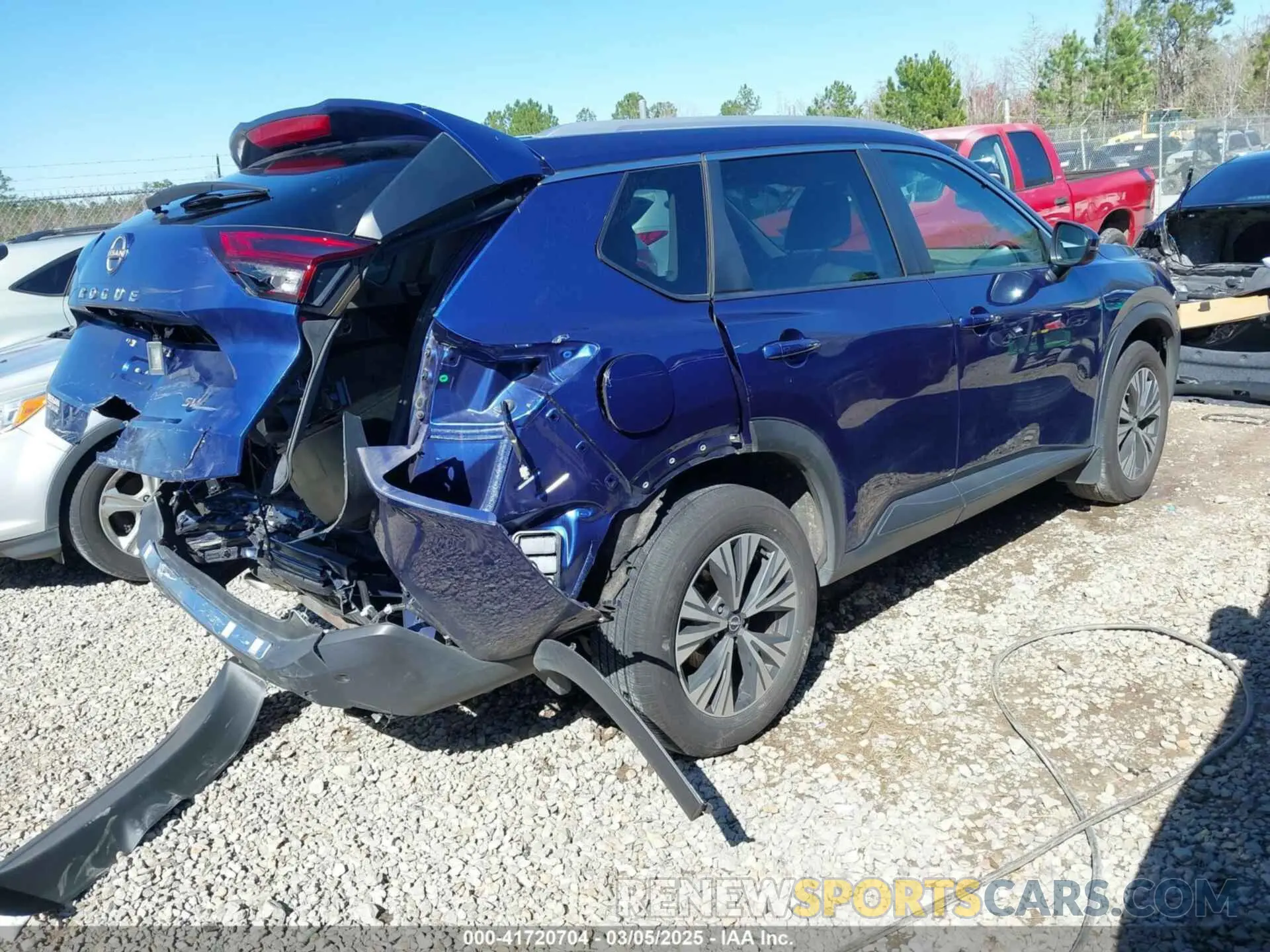 4 Photograph of a damaged car 5N1BT3BA4NC702427 NISSAN ROGUE 2022