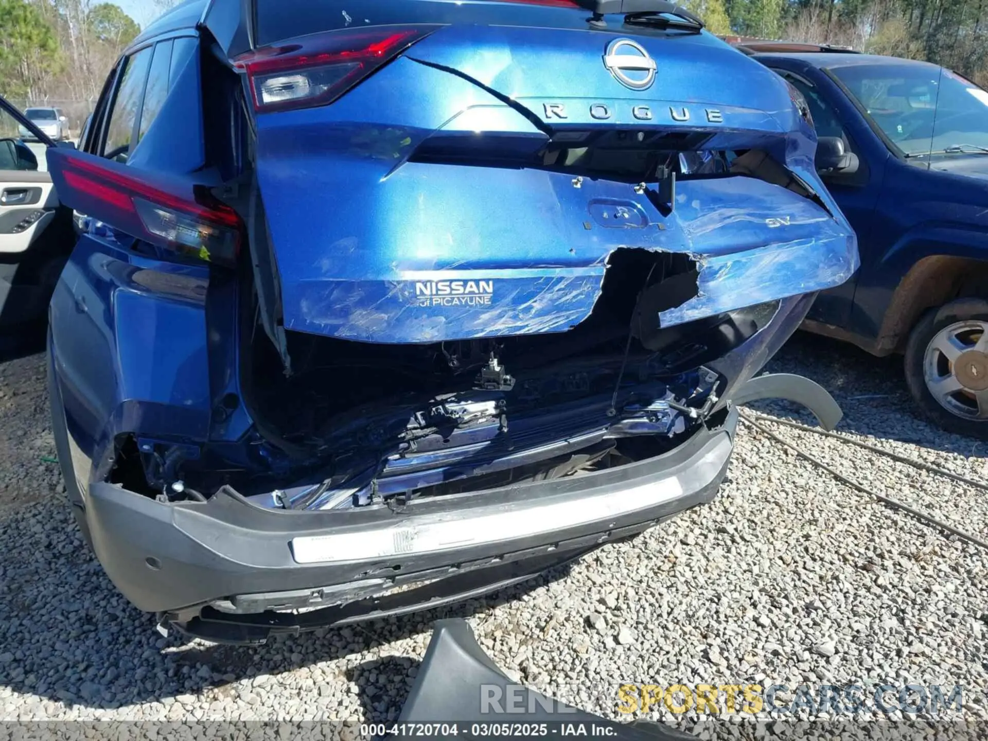 6 Photograph of a damaged car 5N1BT3BA4NC702427 NISSAN ROGUE 2022