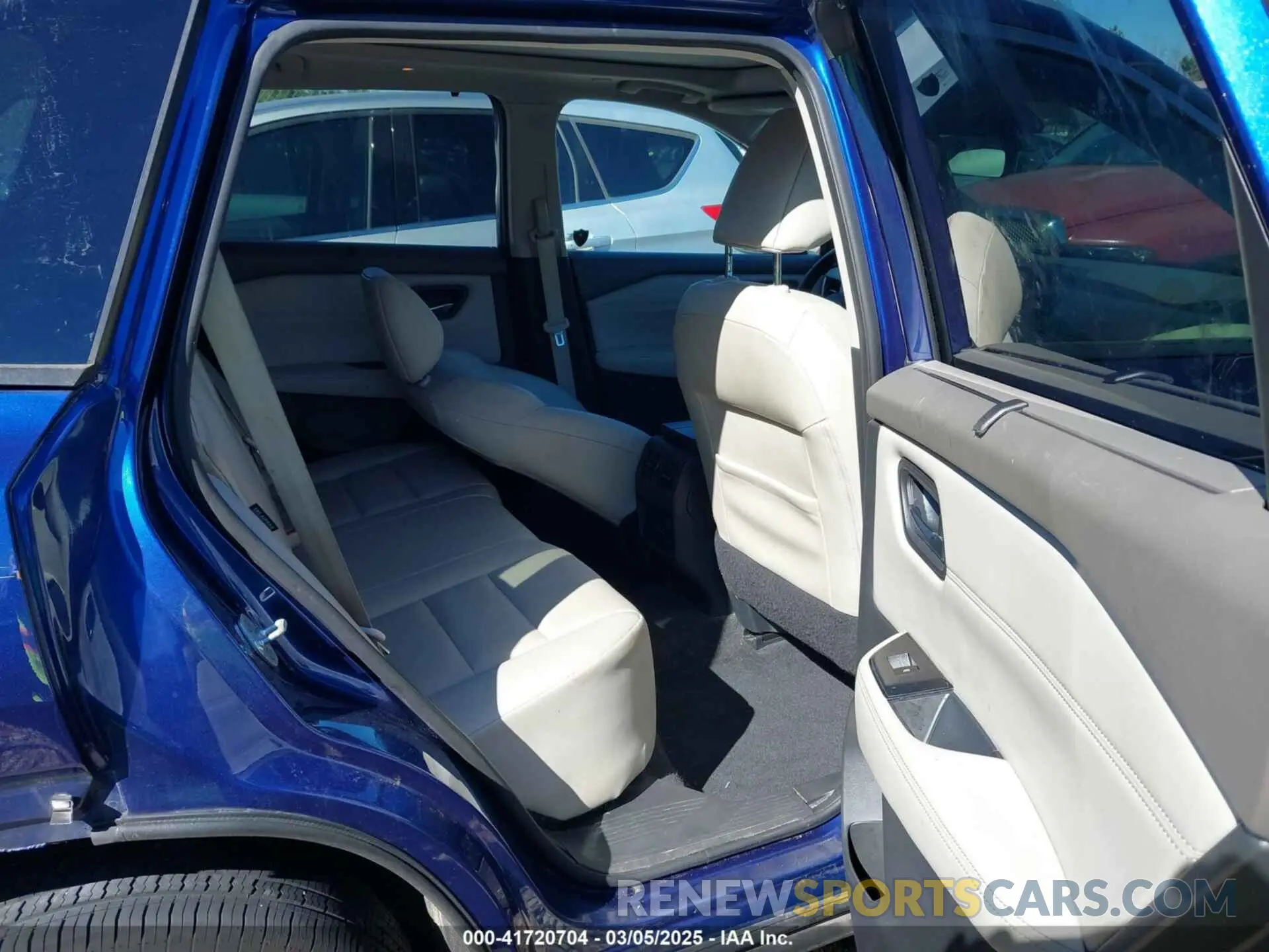 8 Photograph of a damaged car 5N1BT3BA4NC702427 NISSAN ROGUE 2022
