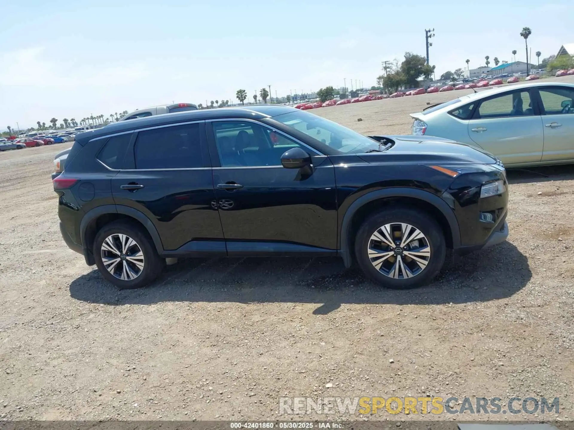 13 Photograph of a damaged car 5N1BT3BA4NC725738 NISSAN ROGUE 2022