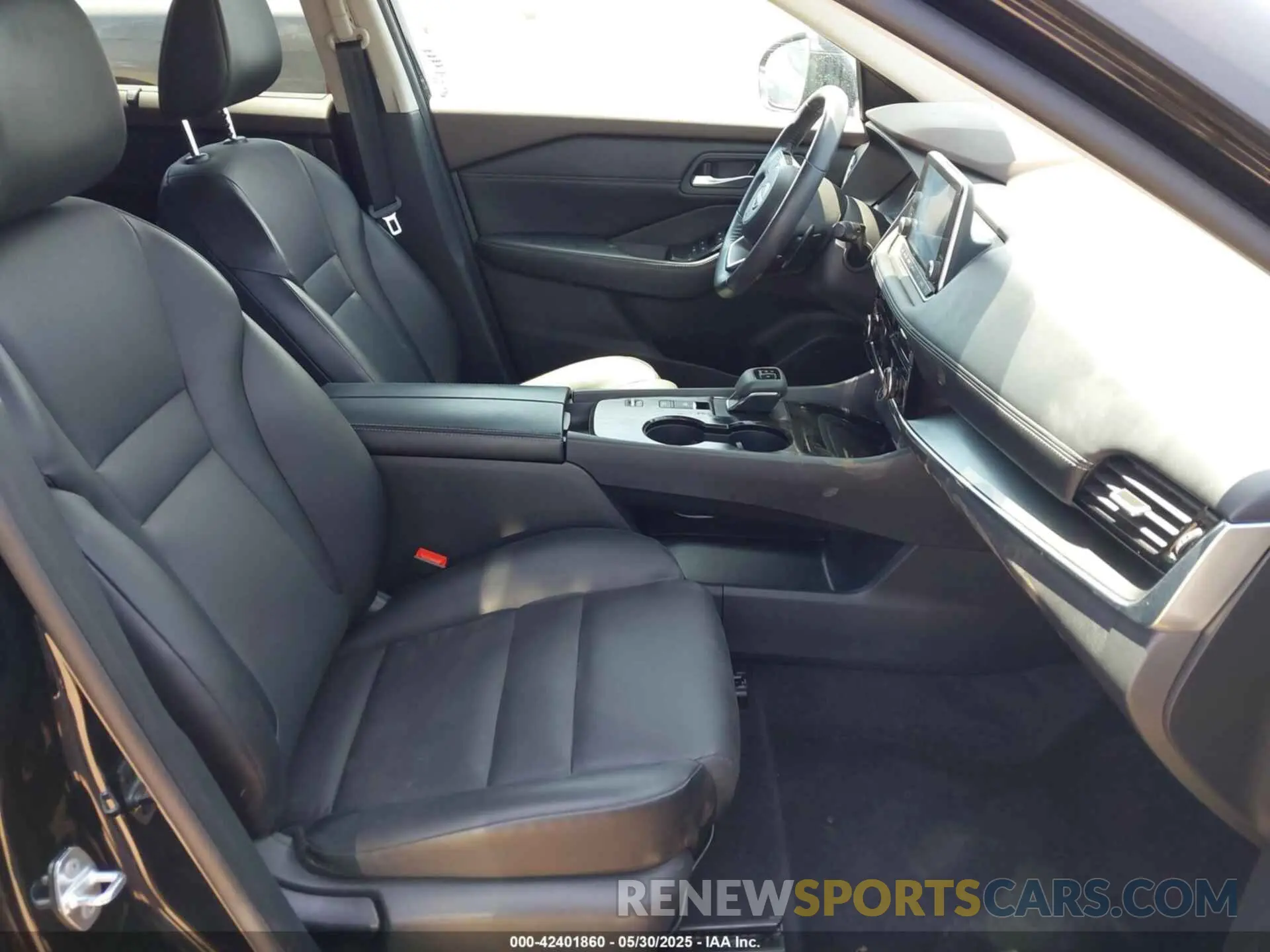 5 Photograph of a damaged car 5N1BT3BA4NC725738 NISSAN ROGUE 2022