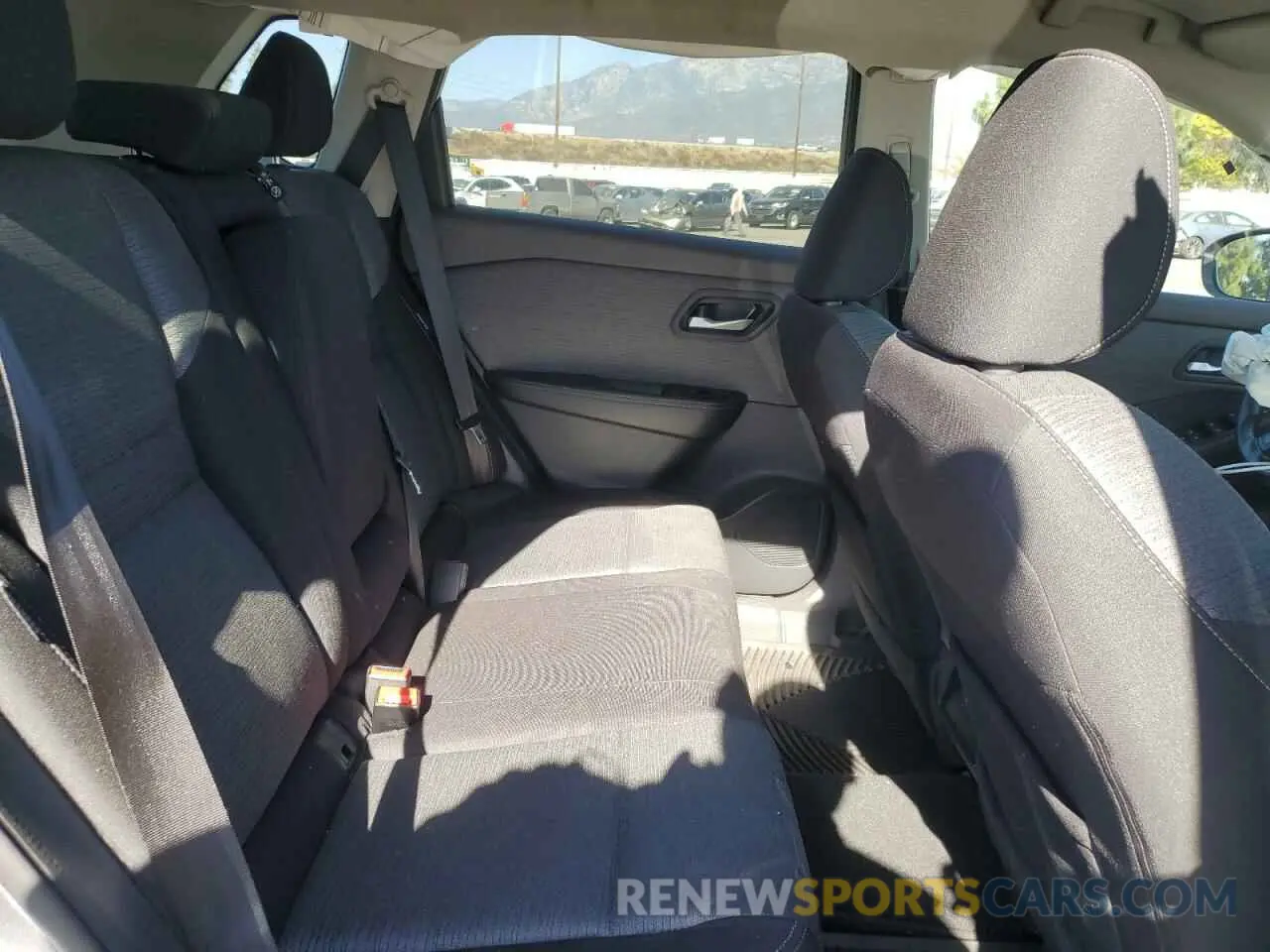 11 Photograph of a damaged car 5N1BT3BA6NC696890 NISSAN ROGUE 2022