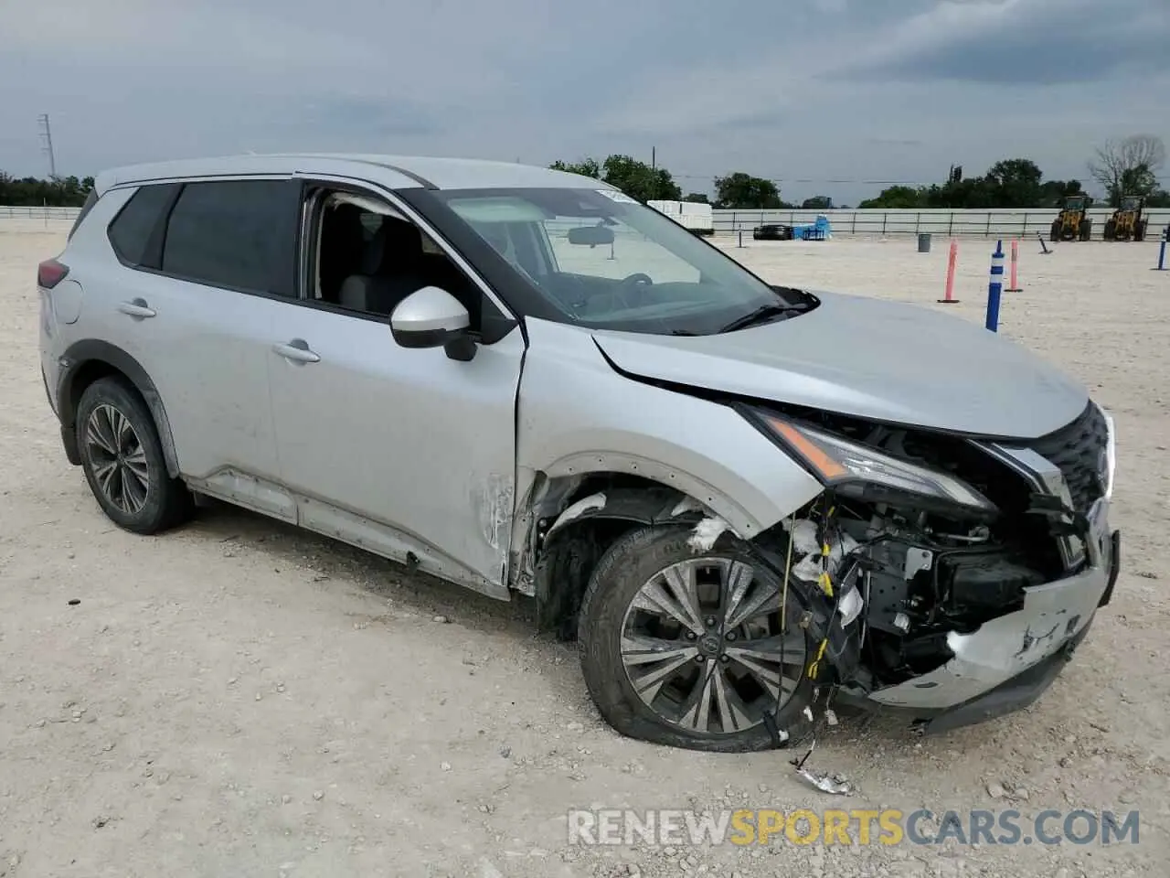 4 Photograph of a damaged car 5N1BT3BA6NC697666 NISSAN ROGUE 2022
