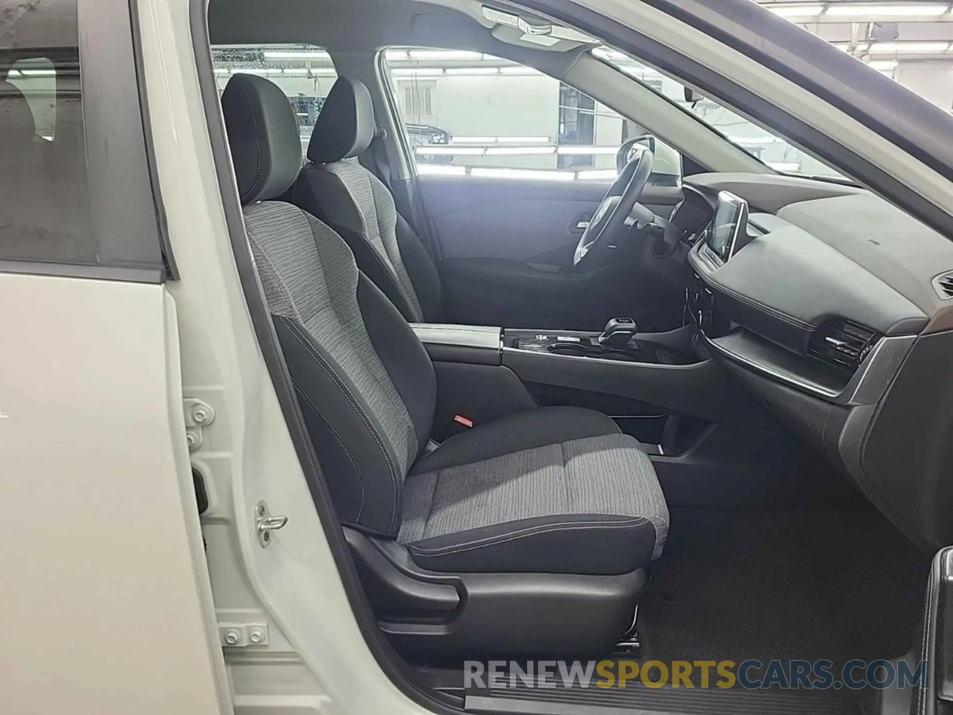 3 Photograph of a damaged car 5N1BT3BA6NC704230 NISSAN ROGUE 2022