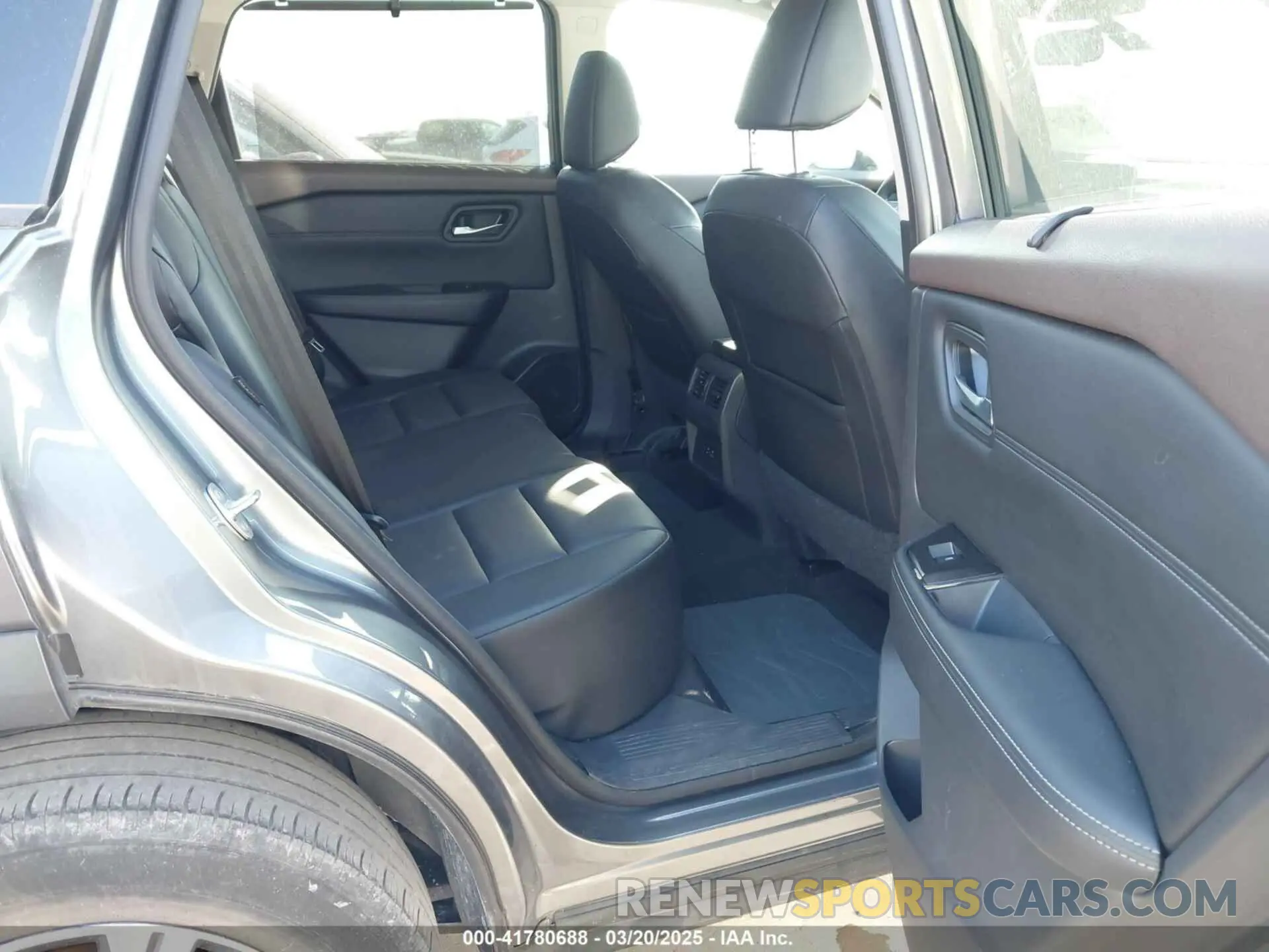 8 Photograph of a damaged car 5N1BT3BA6NC714143 NISSAN ROGUE 2022
