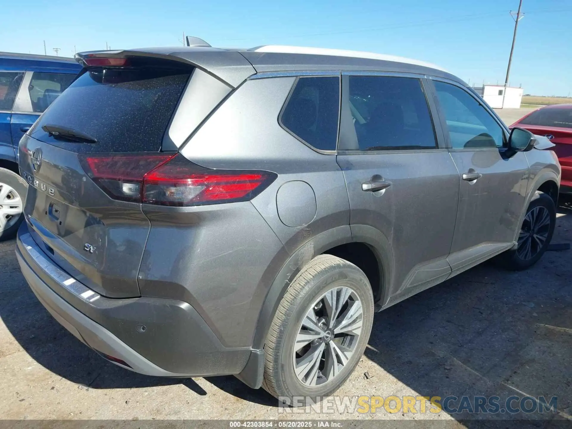 4 Photograph of a damaged car 5N1BT3BA6NC720699 NISSAN ROGUE 2022