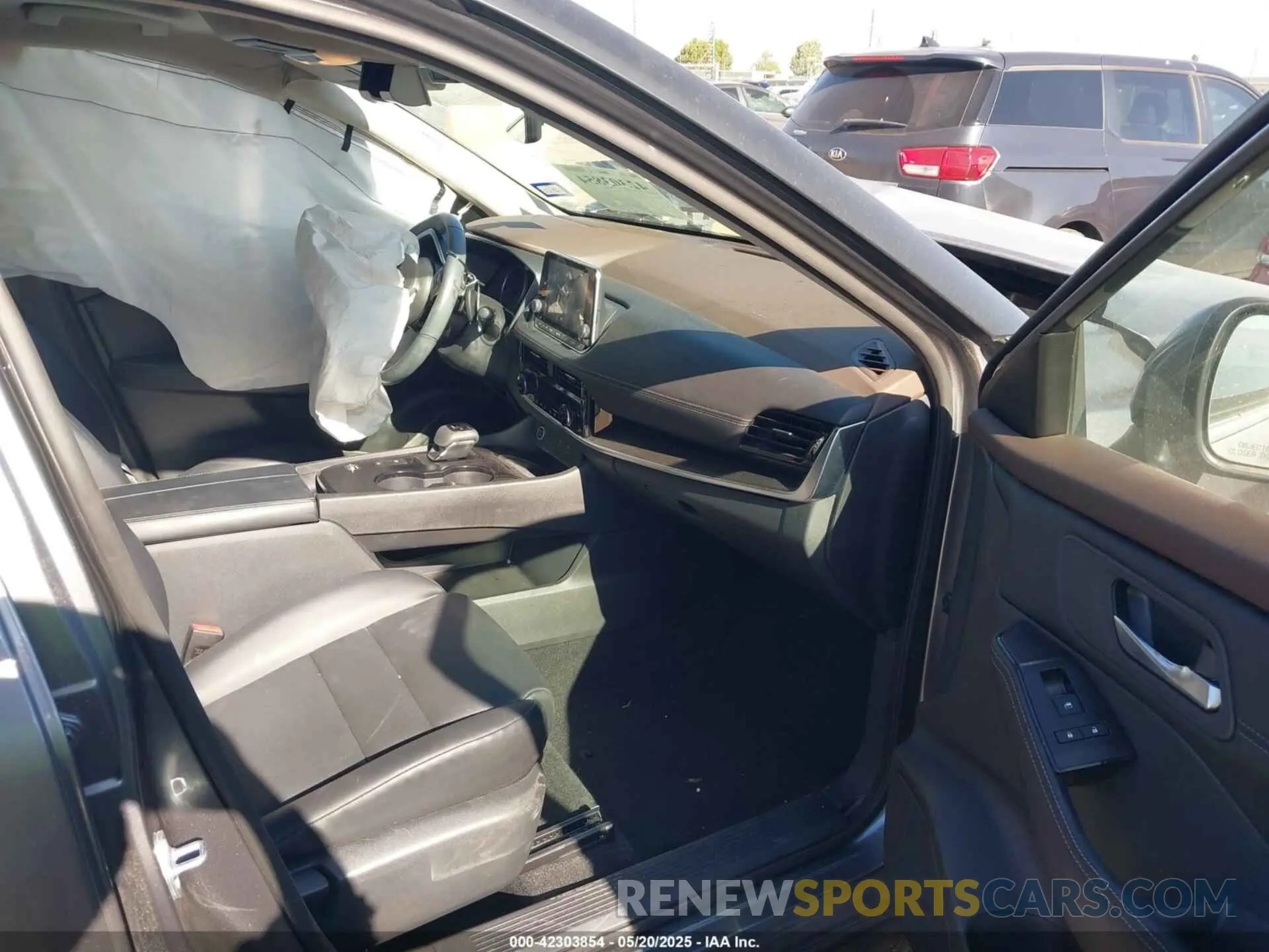 5 Photograph of a damaged car 5N1BT3BA6NC720699 NISSAN ROGUE 2022