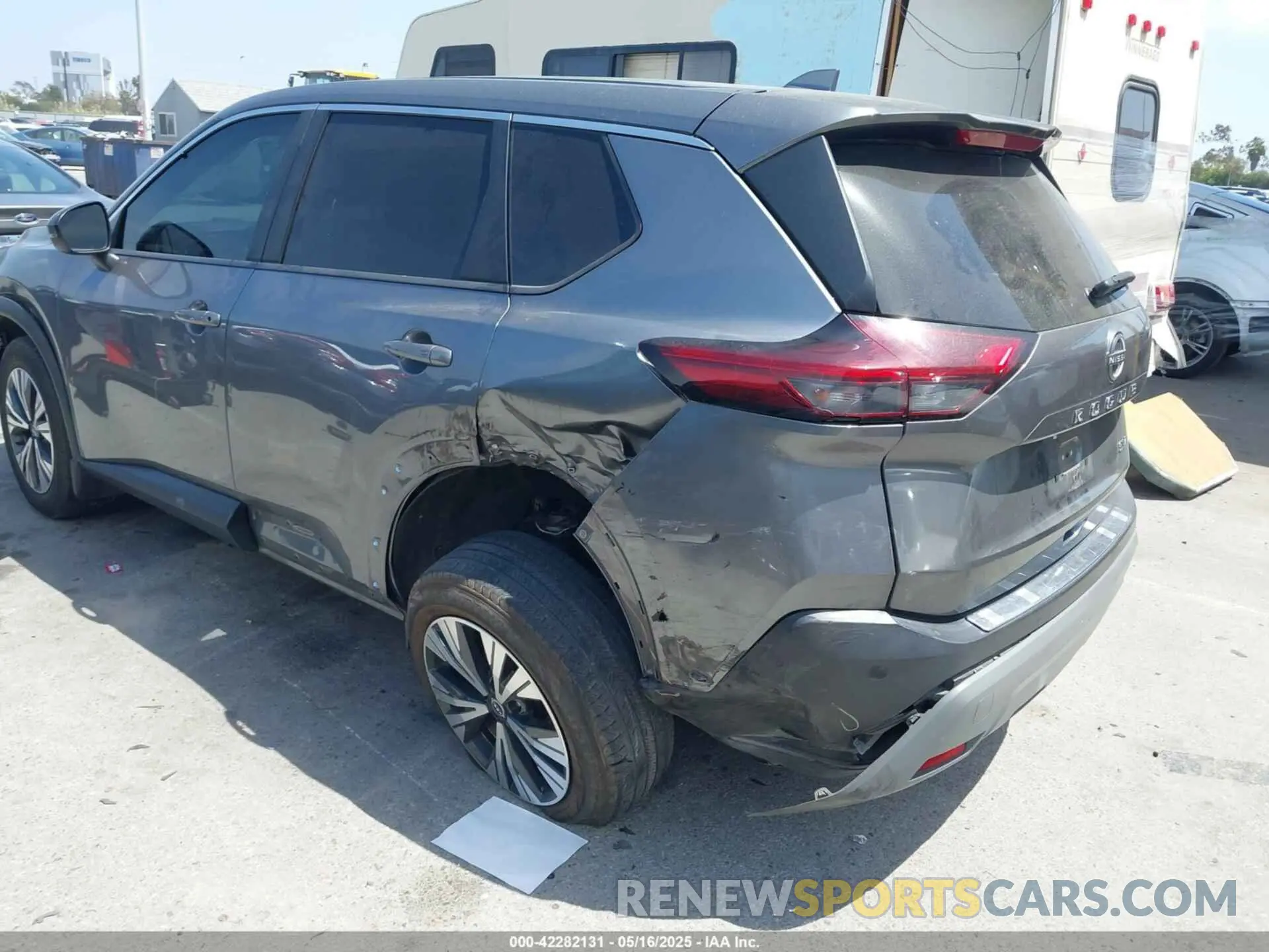 3 Photograph of a damaged car 5N1BT3BA7NC685168 NISSAN ROGUE 2022