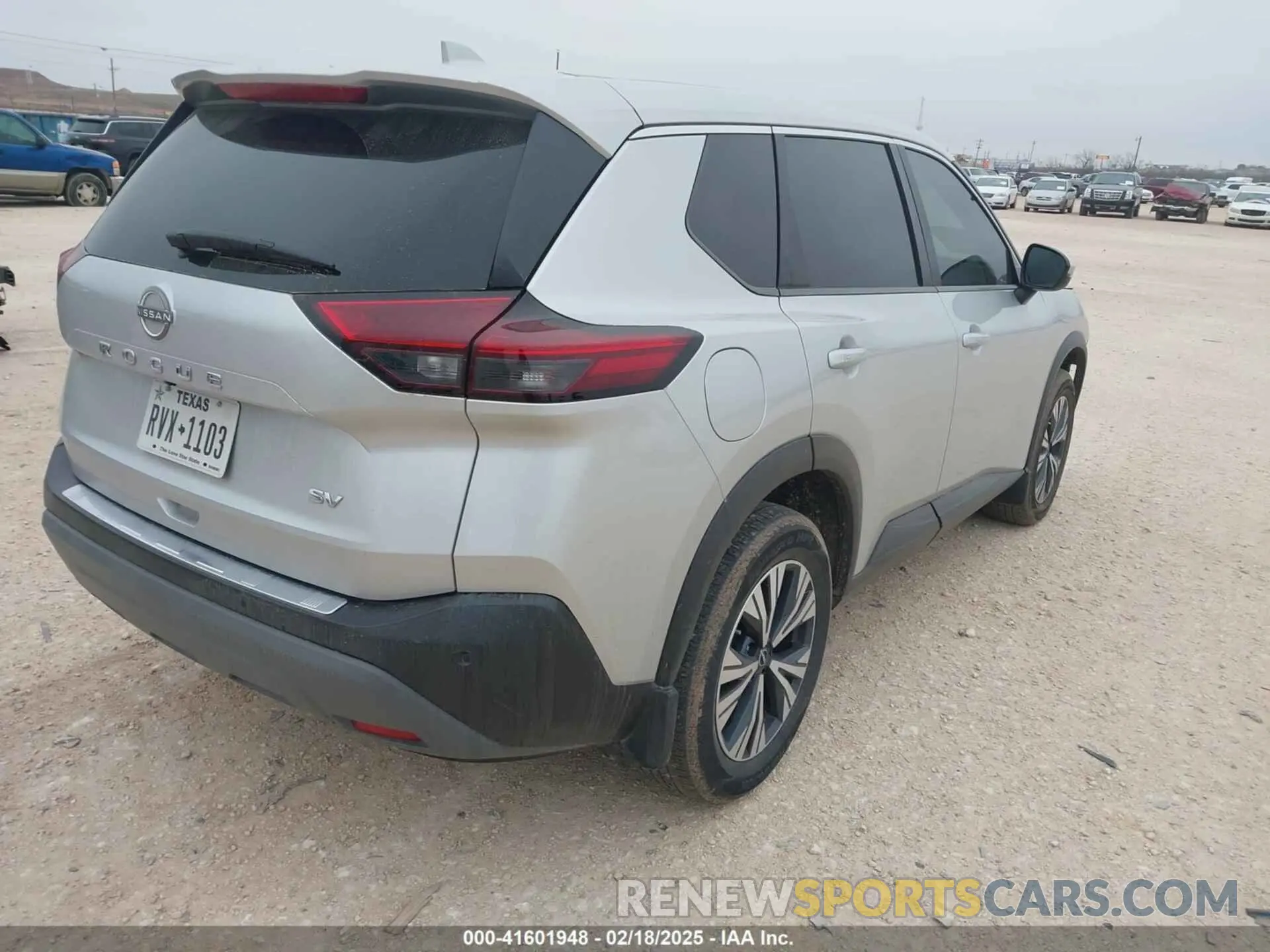 4 Photograph of a damaged car 5N1BT3BA7NC706052 NISSAN ROGUE 2022