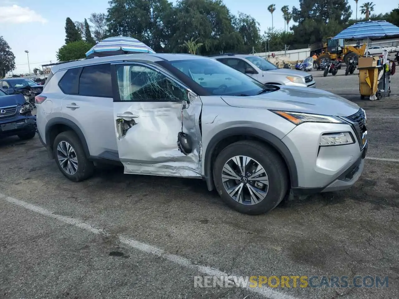 4 Photograph of a damaged car 5N1BT3BA8NC671649 NISSAN ROGUE 2022