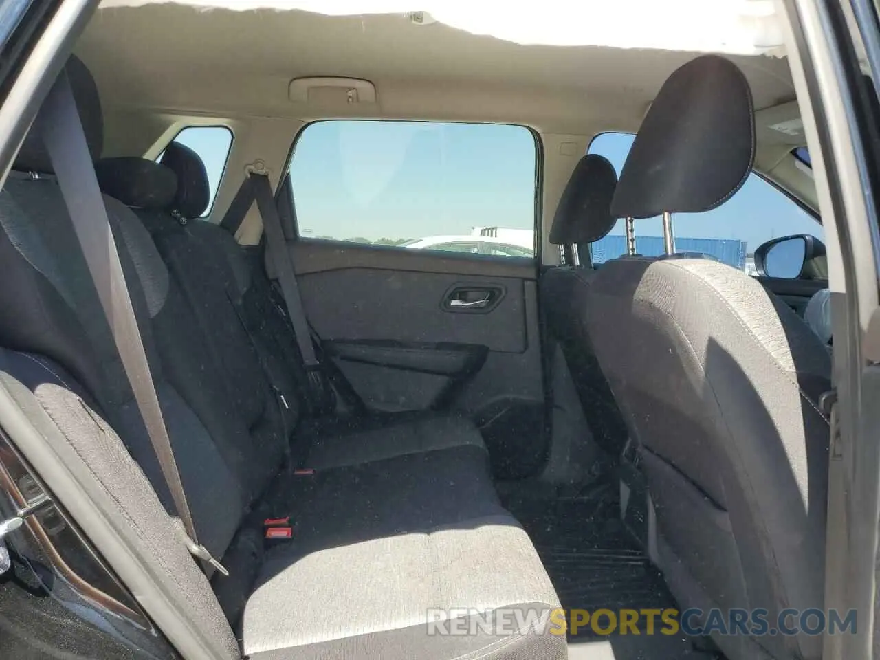 10 Photograph of a damaged car 5N1BT3BA8NC695725 NISSAN ROGUE 2022