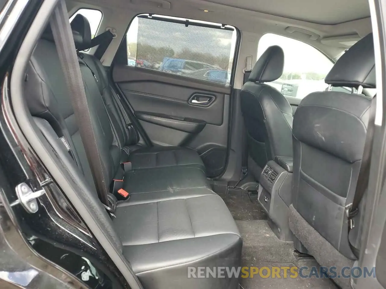 11 Photograph of a damaged car 5N1BT3BA8NC696308 NISSAN ROGUE 2022