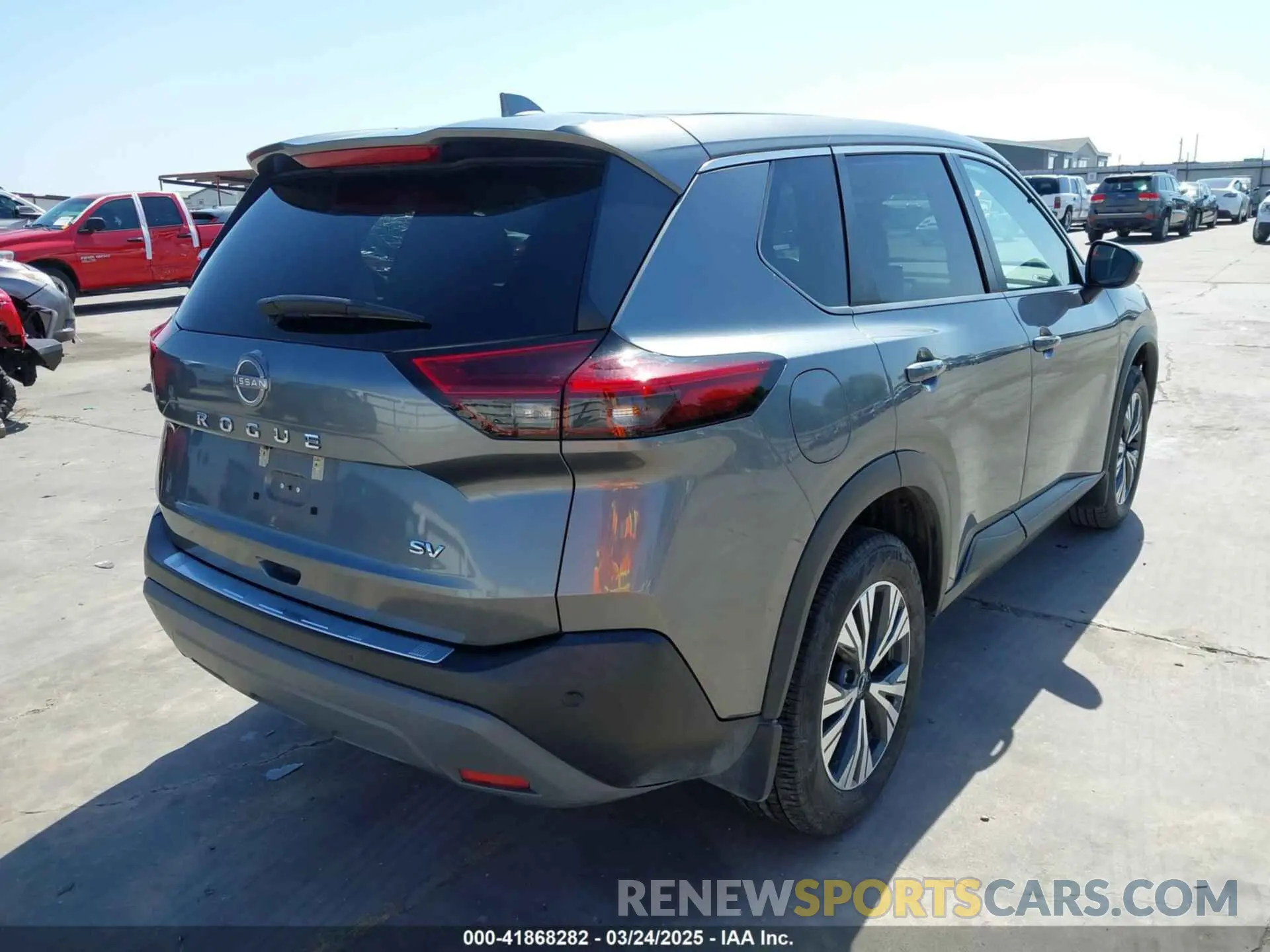 4 Photograph of a damaged car 5N1BT3BA8NC701412 NISSAN ROGUE 2022