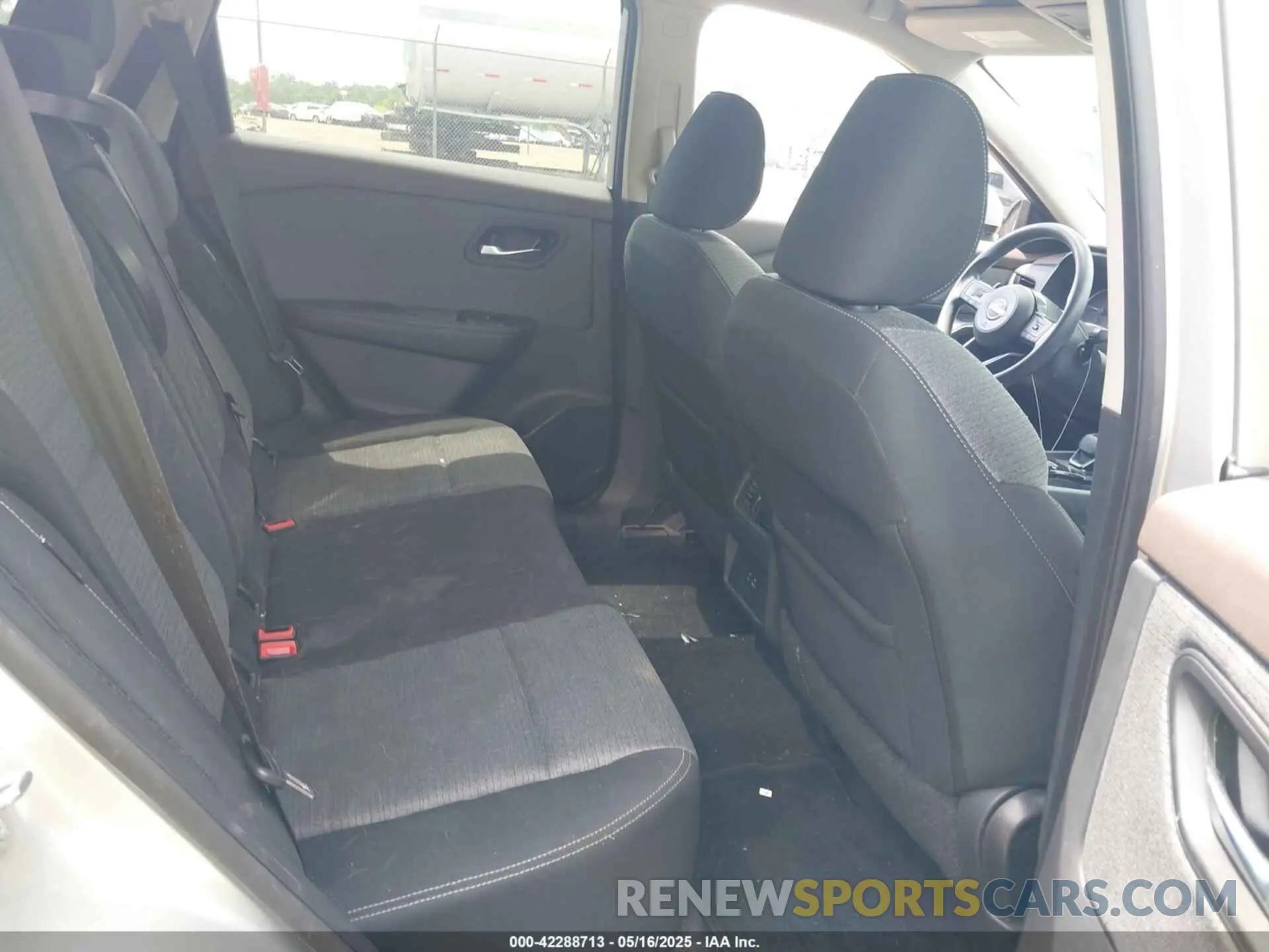 8 Photograph of a damaged car 5N1BT3BA9NC687584 NISSAN ROGUE 2022