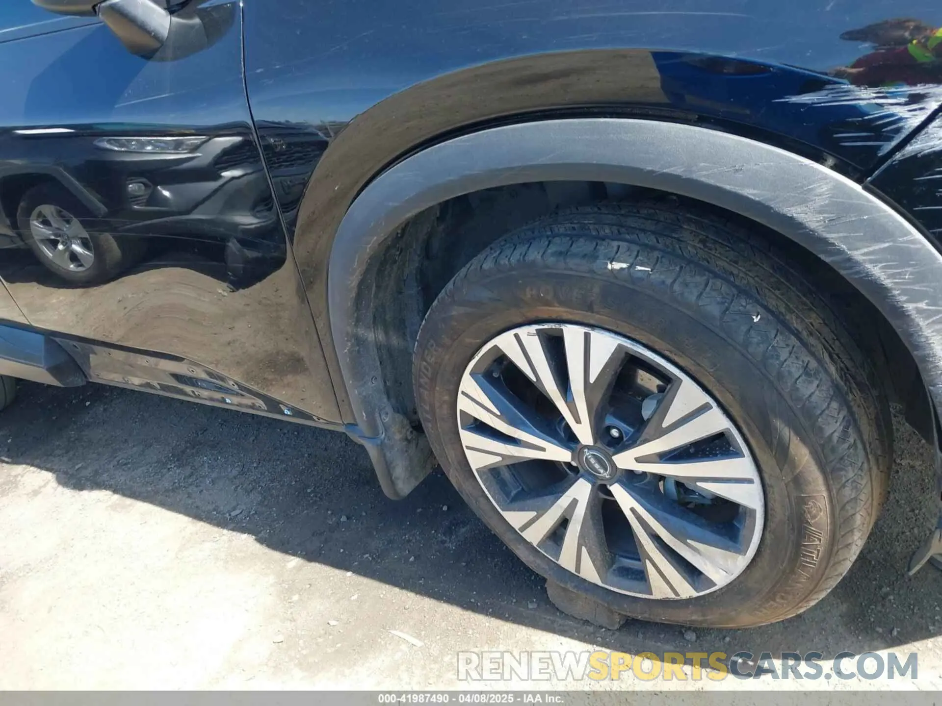 17 Photograph of a damaged car 5N1BT3BA9NC688461 NISSAN ROGUE 2022