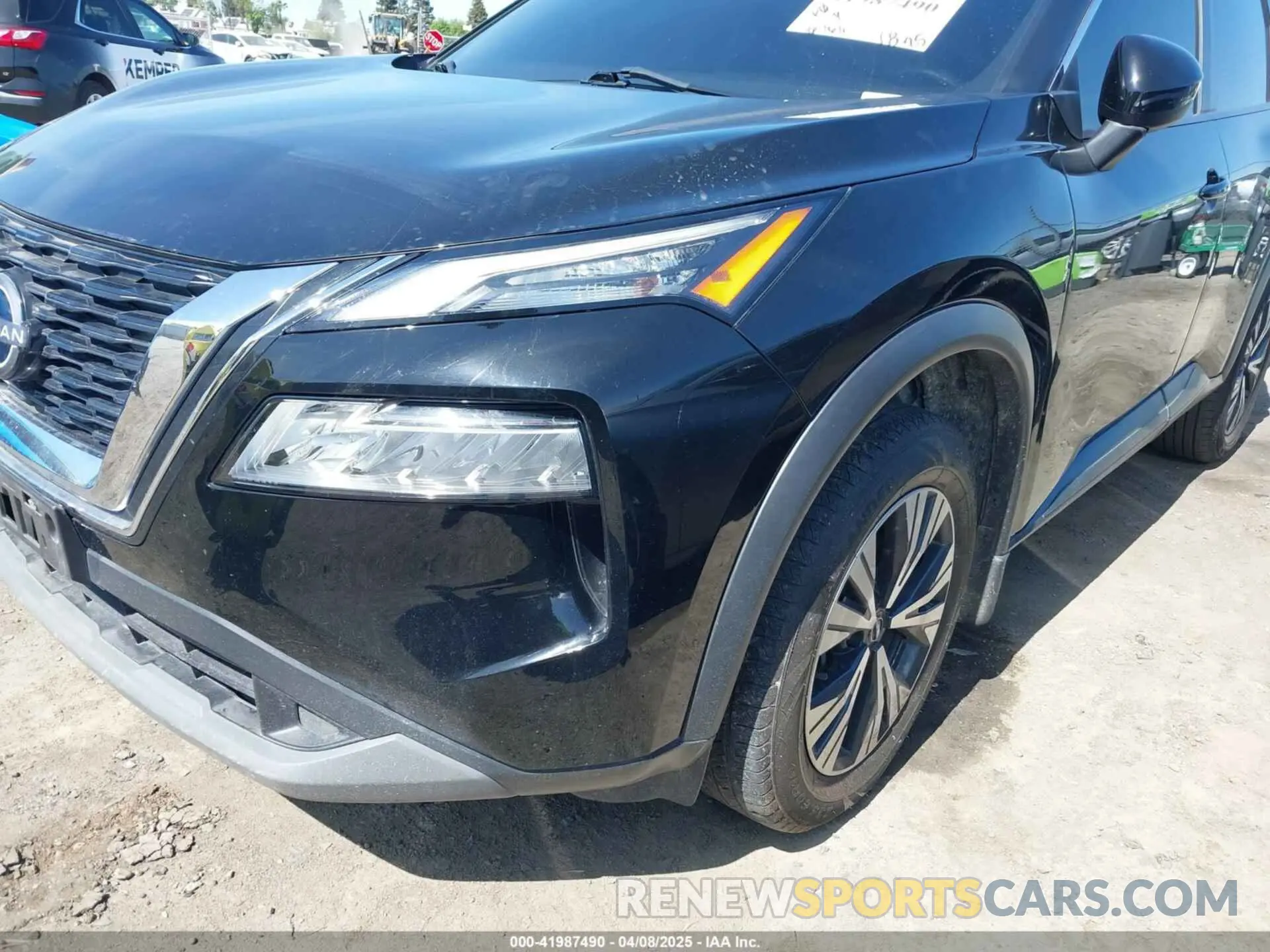 18 Photograph of a damaged car 5N1BT3BA9NC688461 NISSAN ROGUE 2022