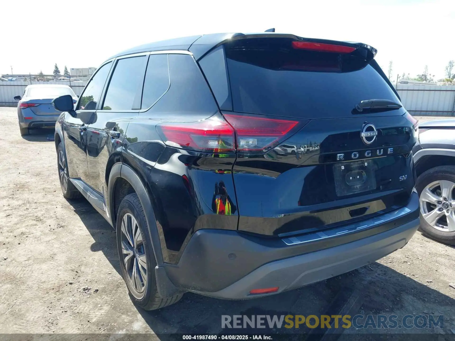 3 Photograph of a damaged car 5N1BT3BA9NC688461 NISSAN ROGUE 2022