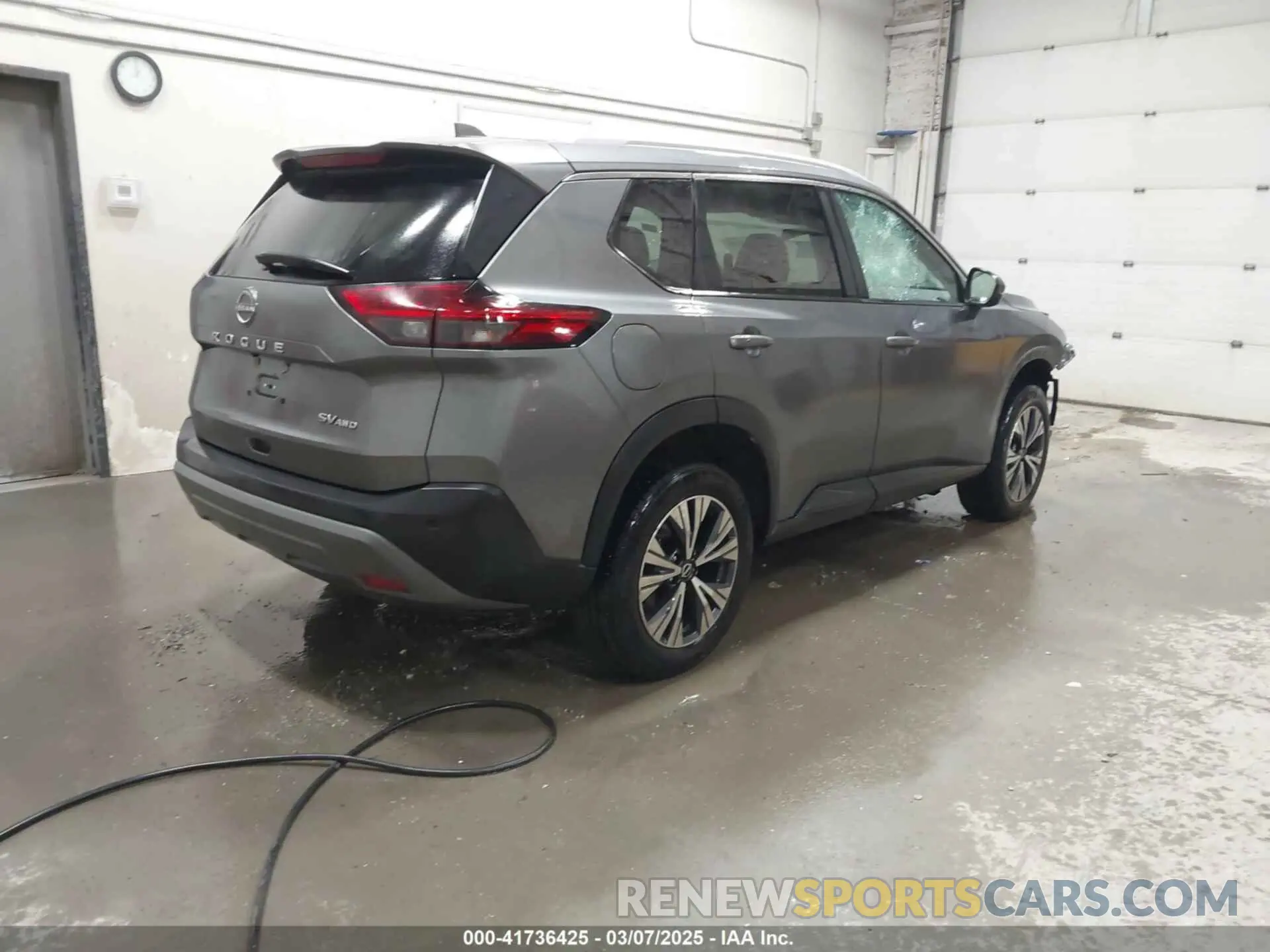 4 Photograph of a damaged car 5N1BT3BB0NC671170 NISSAN ROGUE 2022