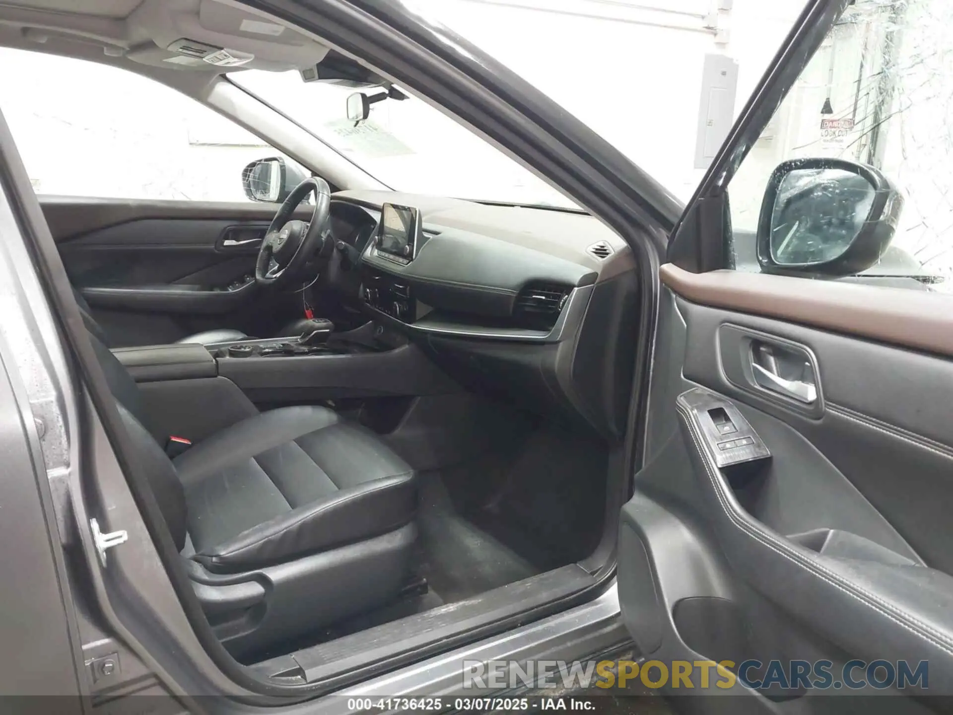5 Photograph of a damaged car 5N1BT3BB0NC671170 NISSAN ROGUE 2022