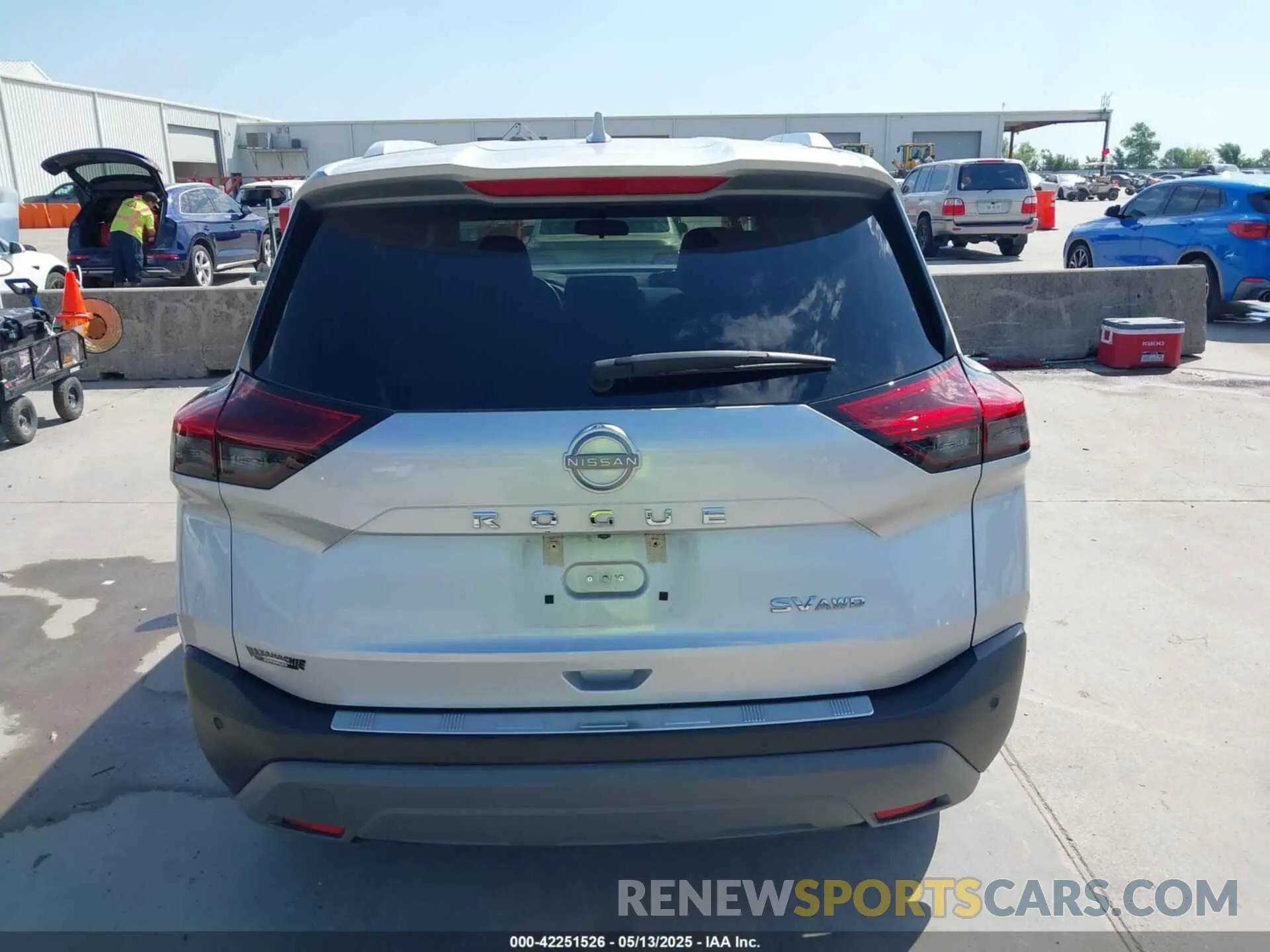 15 Photograph of a damaged car 5N1BT3BB0NC724210 NISSAN ROGUE 2022