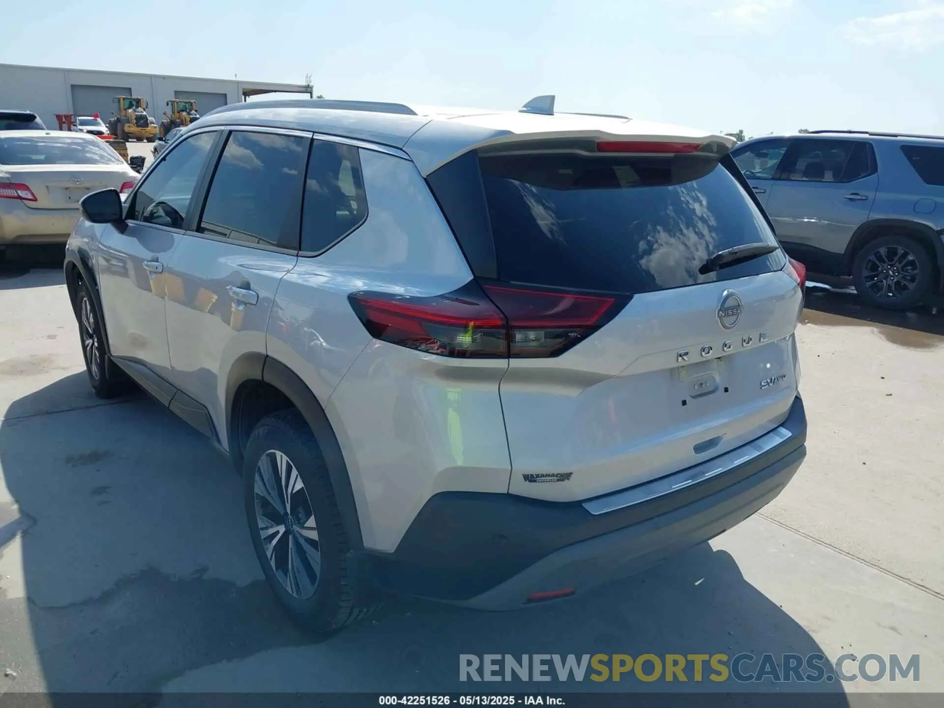 3 Photograph of a damaged car 5N1BT3BB0NC724210 NISSAN ROGUE 2022