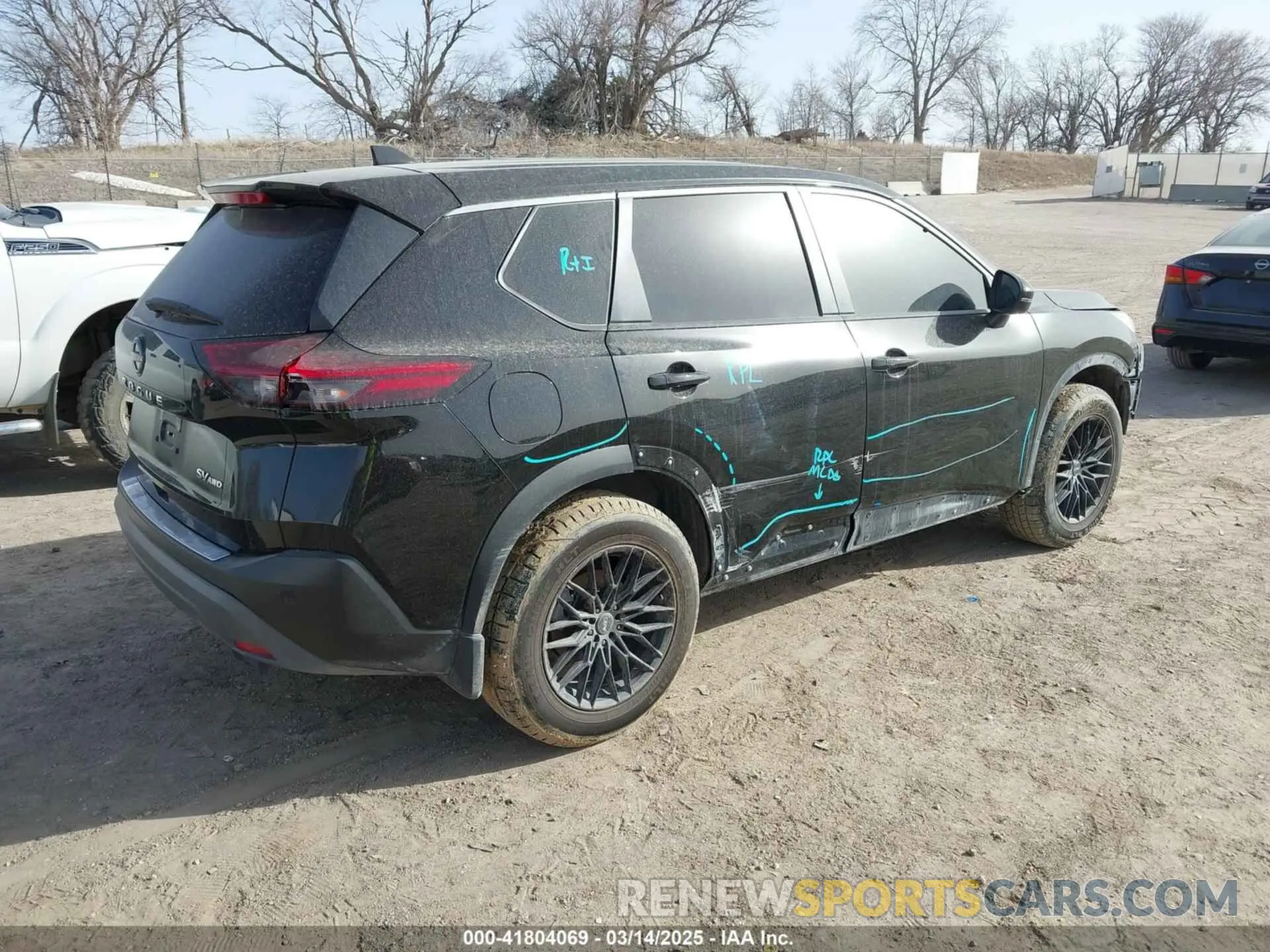 4 Photograph of a damaged car 5N1BT3BB1NC688706 NISSAN ROGUE 2022