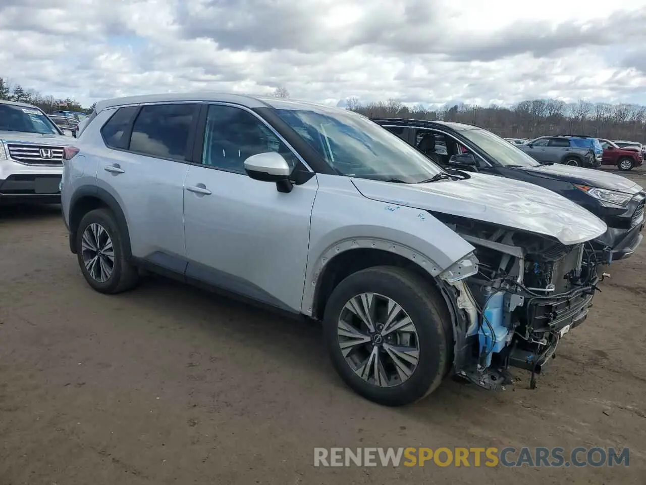 4 Photograph of a damaged car 5N1BT3BB1NC690875 NISSAN ROGUE 2022