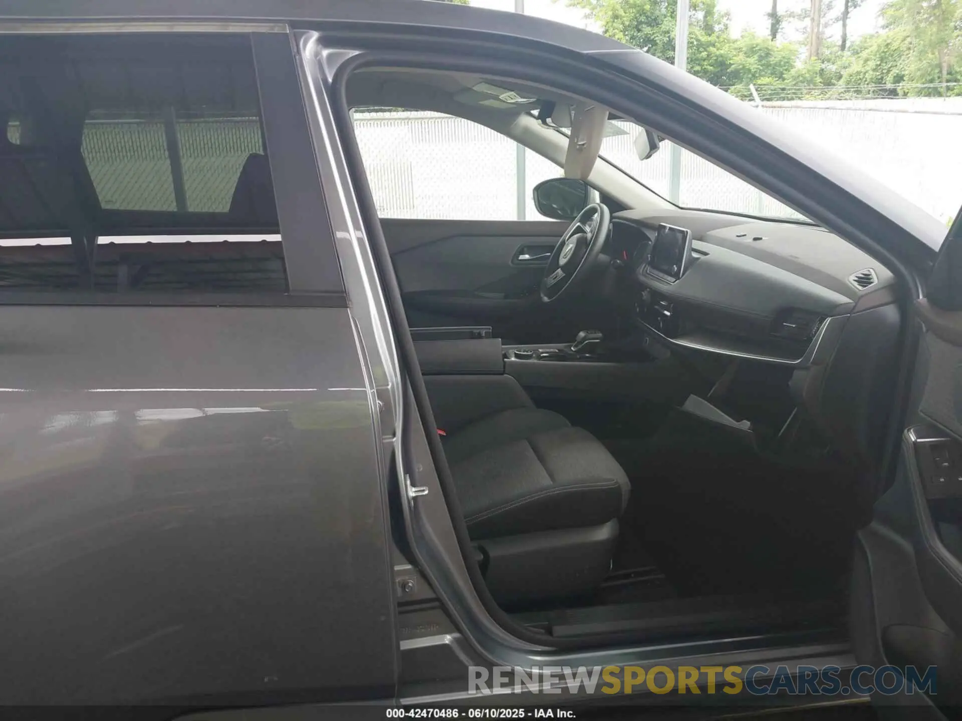 5 Photograph of a damaged car 5N1BT3BB1NC727293 NISSAN ROGUE 2022