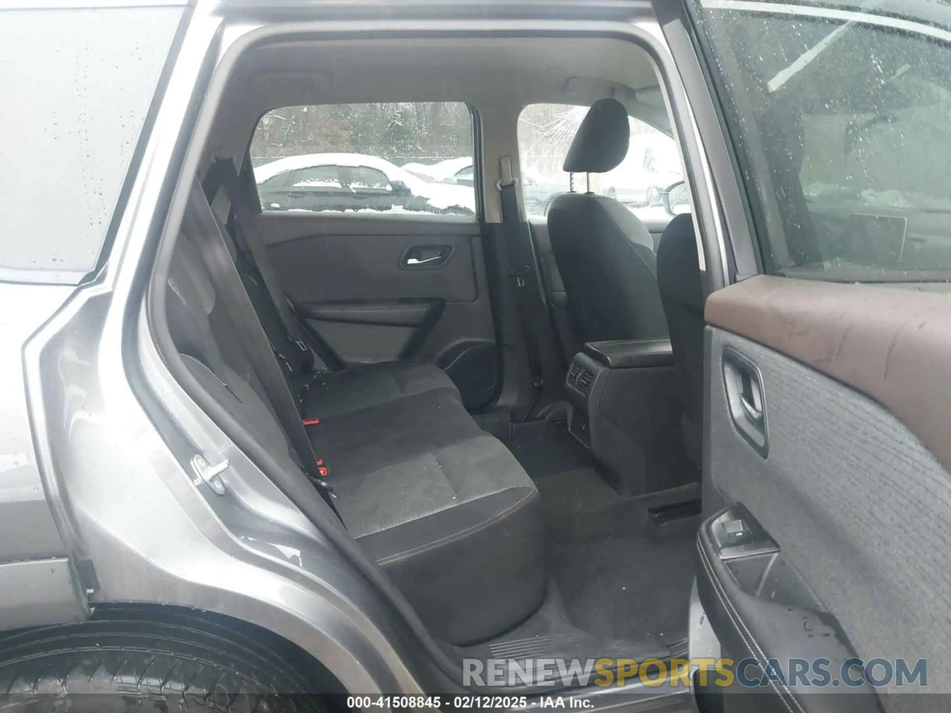8 Photograph of a damaged car 5N1BT3BB2NC683367 NISSAN ROGUE 2022