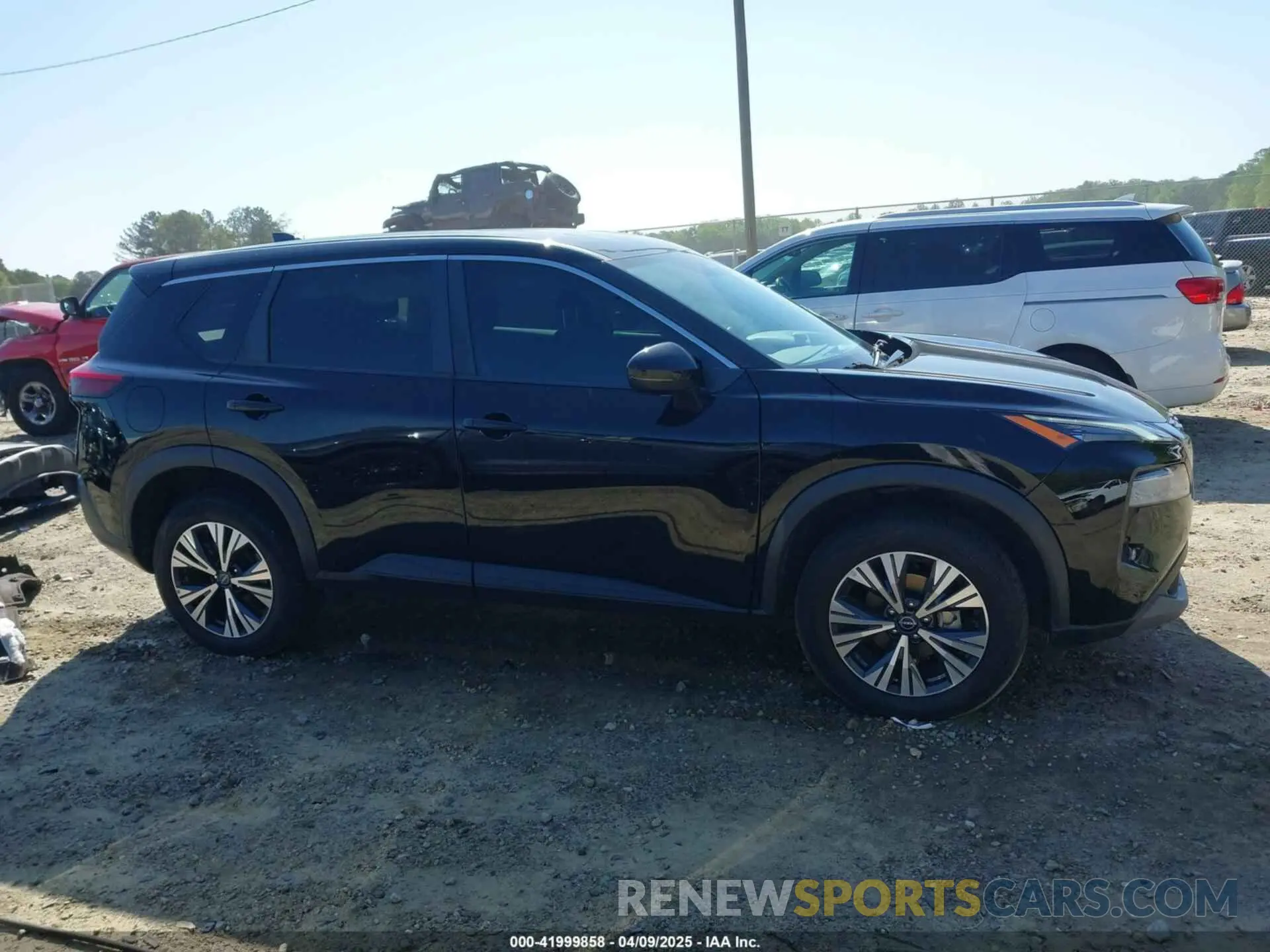 14 Photograph of a damaged car 5N1BT3BB2NC691761 NISSAN ROGUE 2022