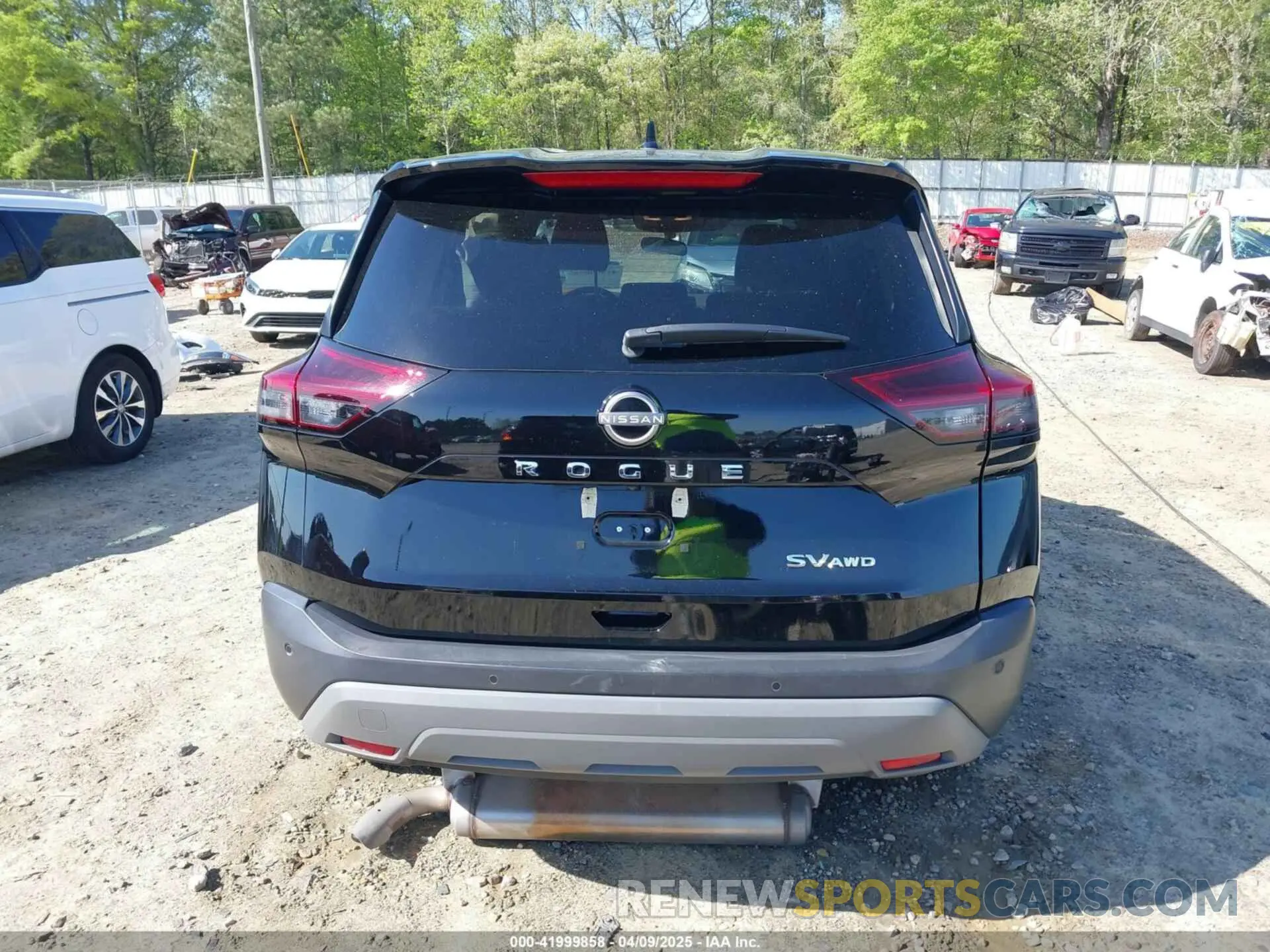 17 Photograph of a damaged car 5N1BT3BB2NC691761 NISSAN ROGUE 2022