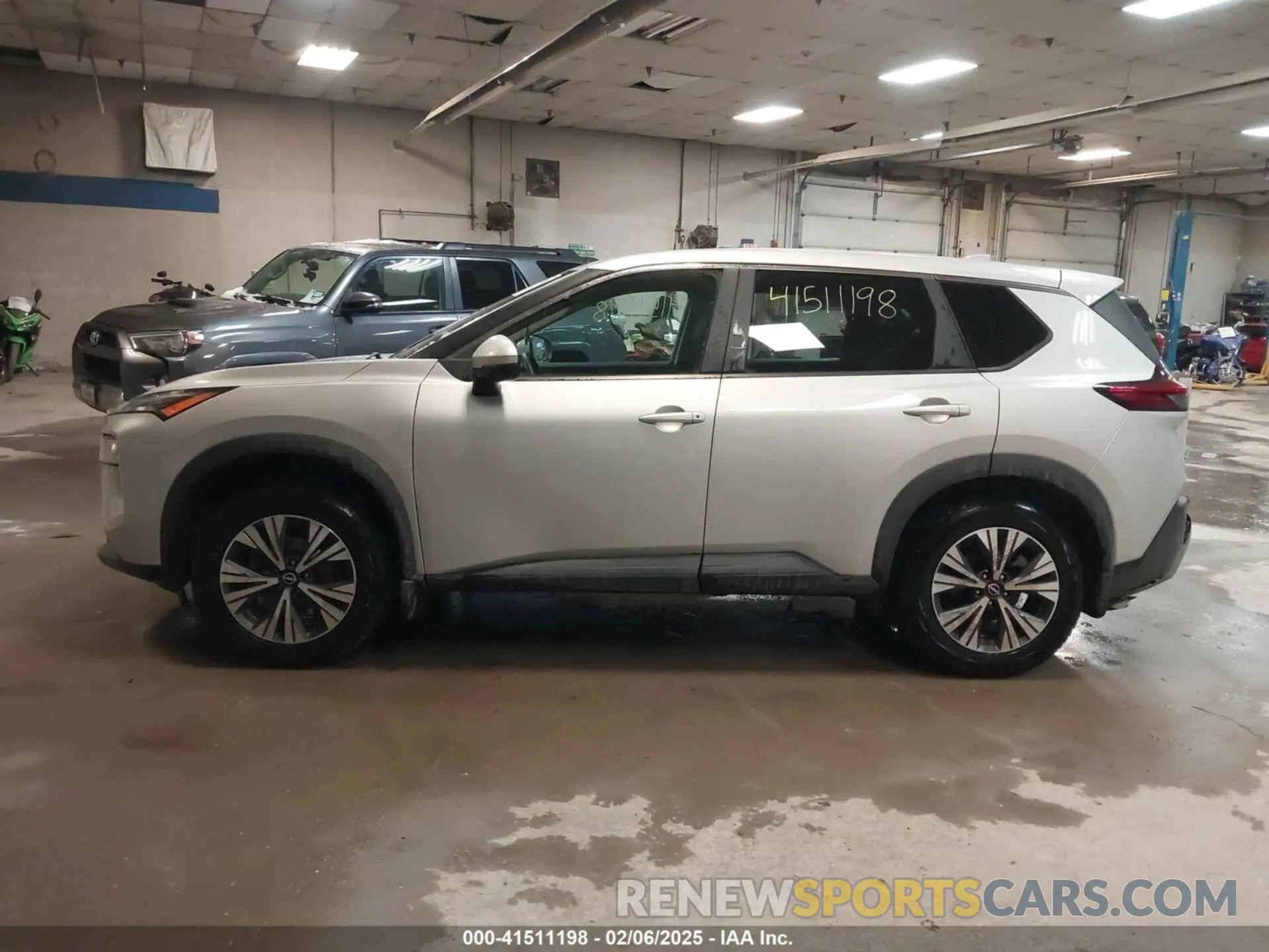 14 Photograph of a damaged car 5N1BT3BB2NC722538 NISSAN ROGUE 2022