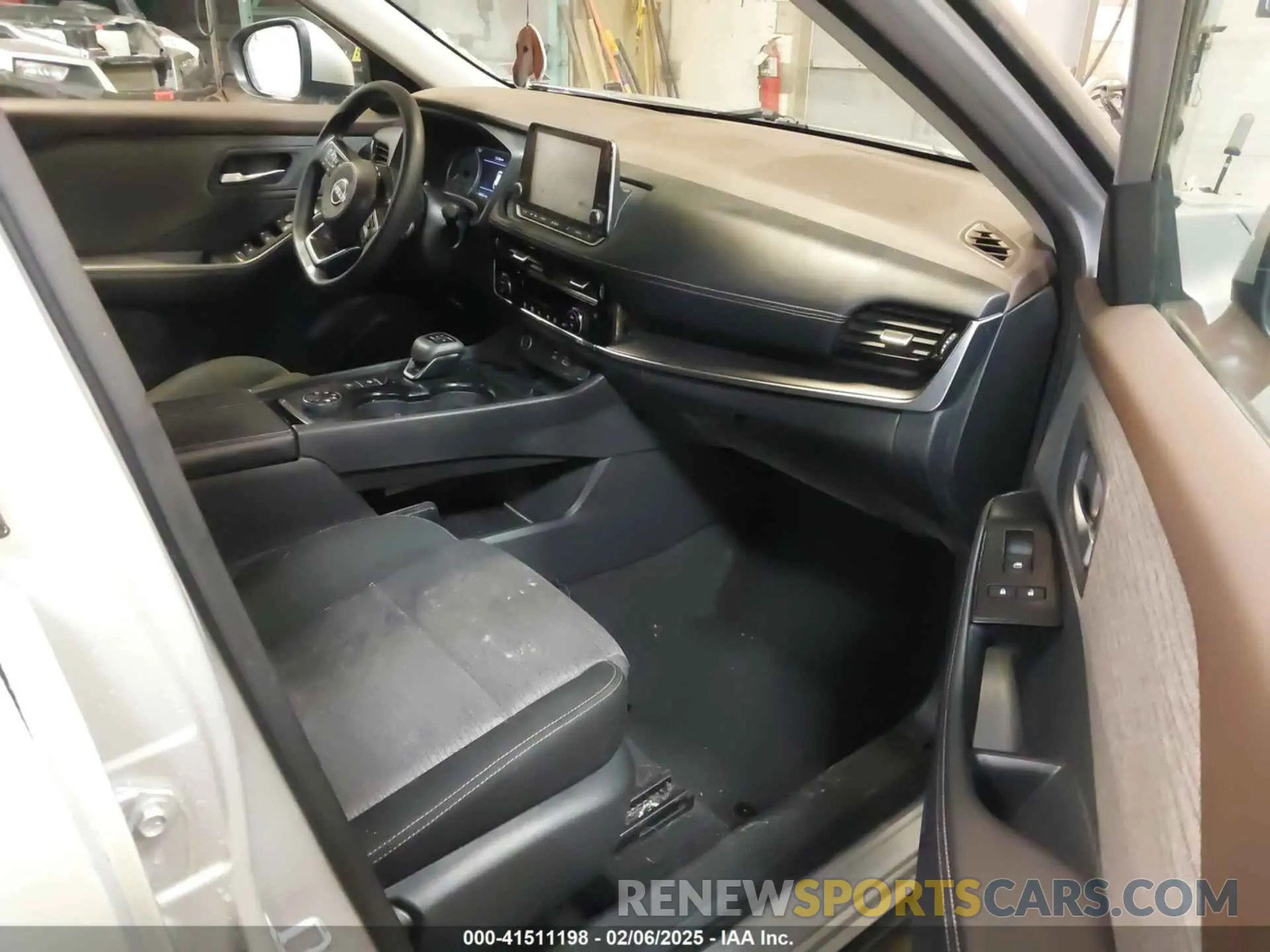 5 Photograph of a damaged car 5N1BT3BB2NC722538 NISSAN ROGUE 2022