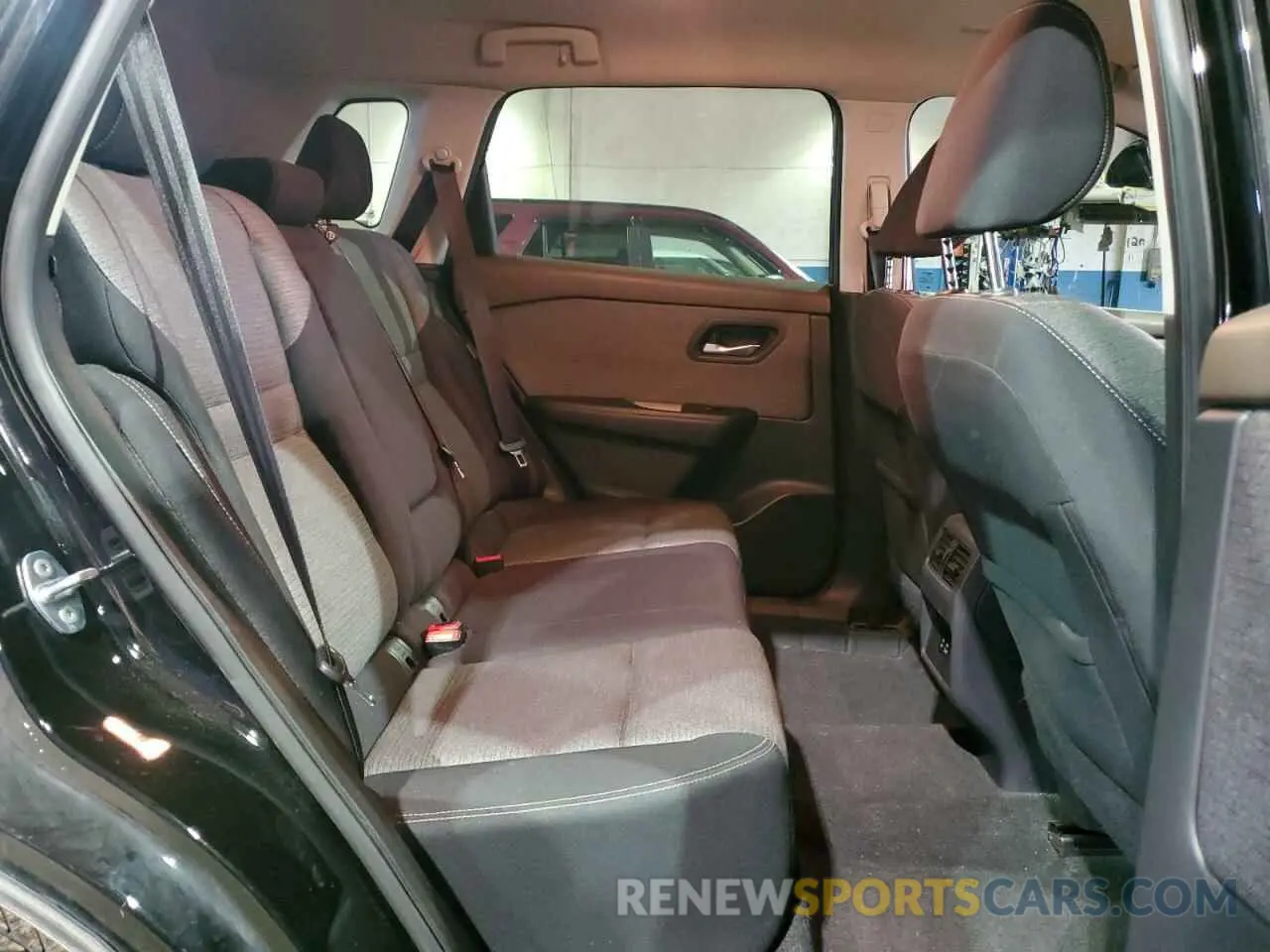 11 Photograph of a damaged car 5N1BT3BB2NC734060 NISSAN ROGUE 2022
